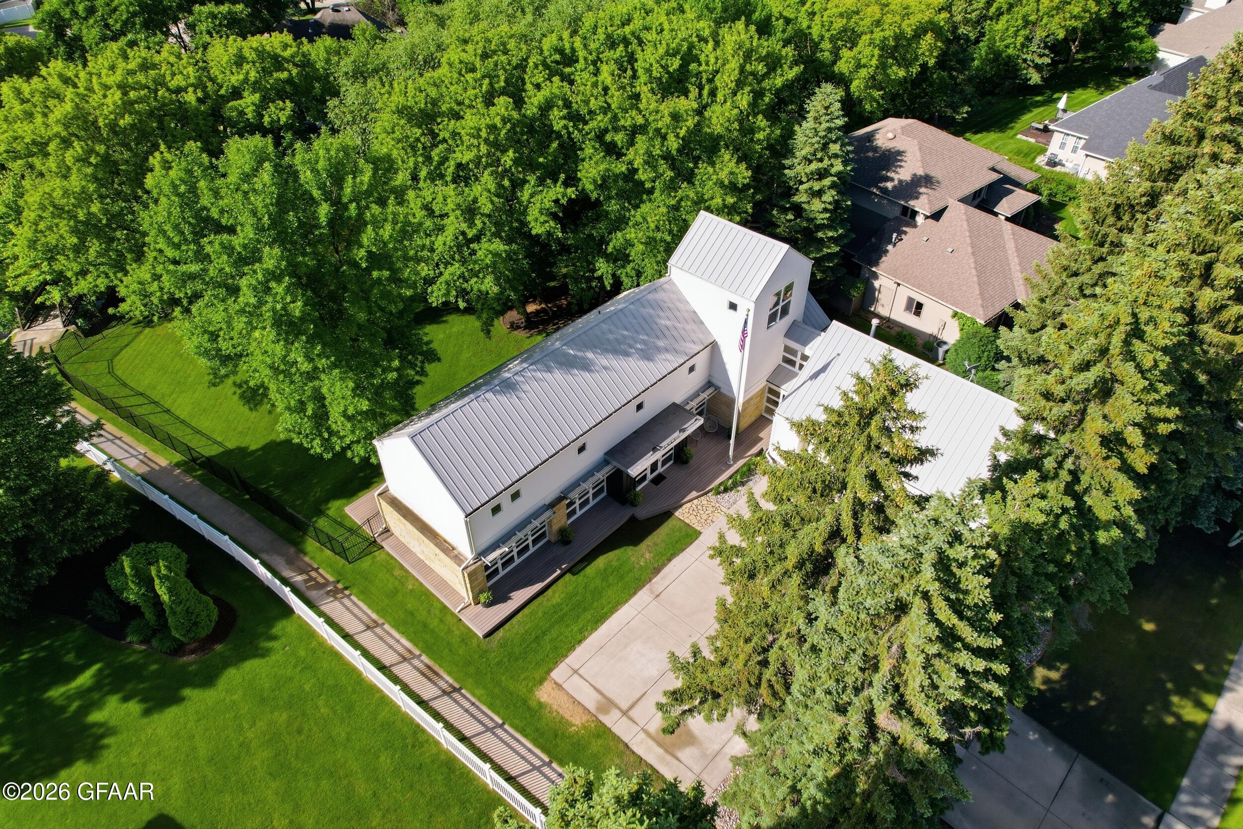 main property photo 80