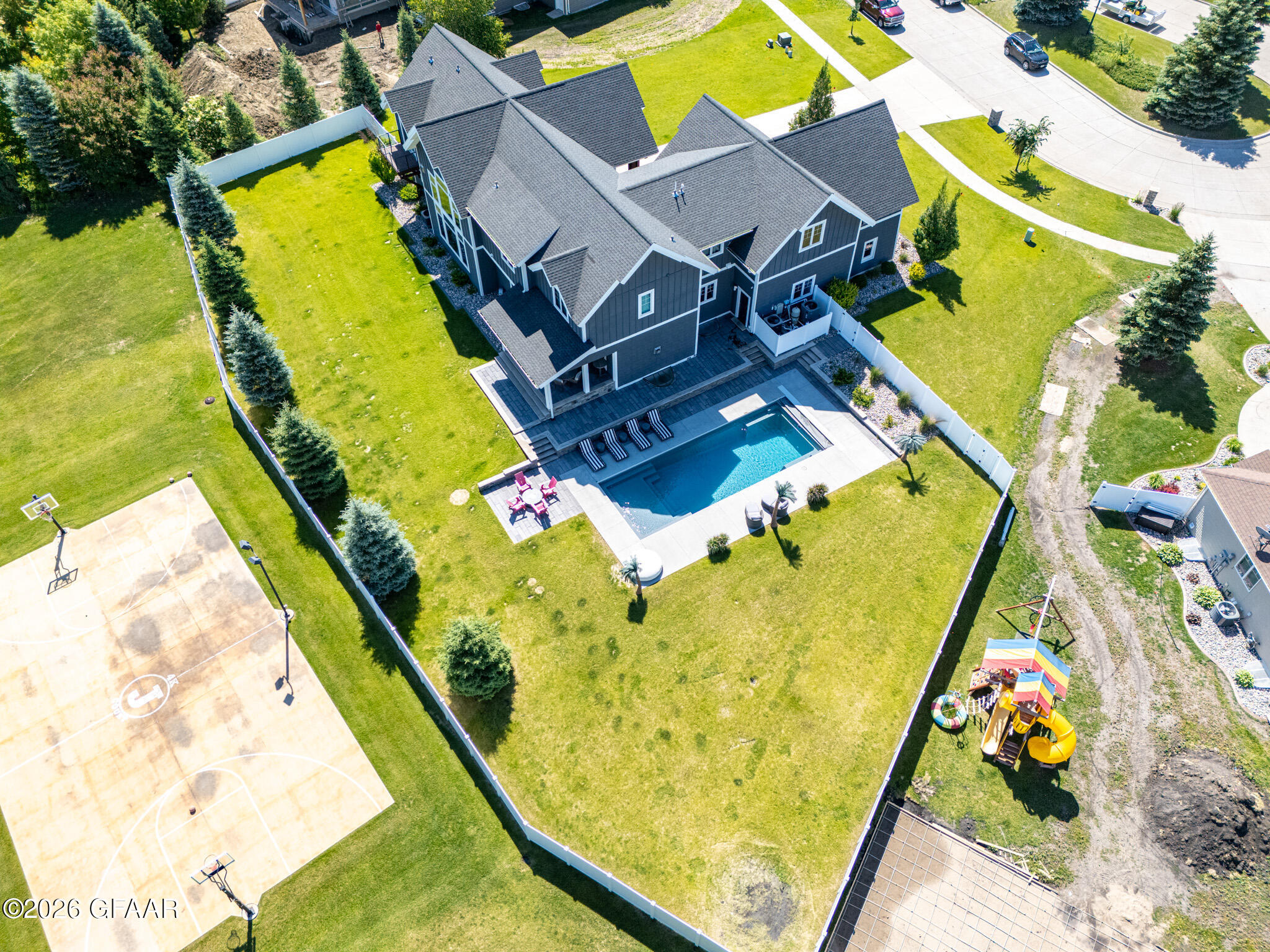 main property photo 74