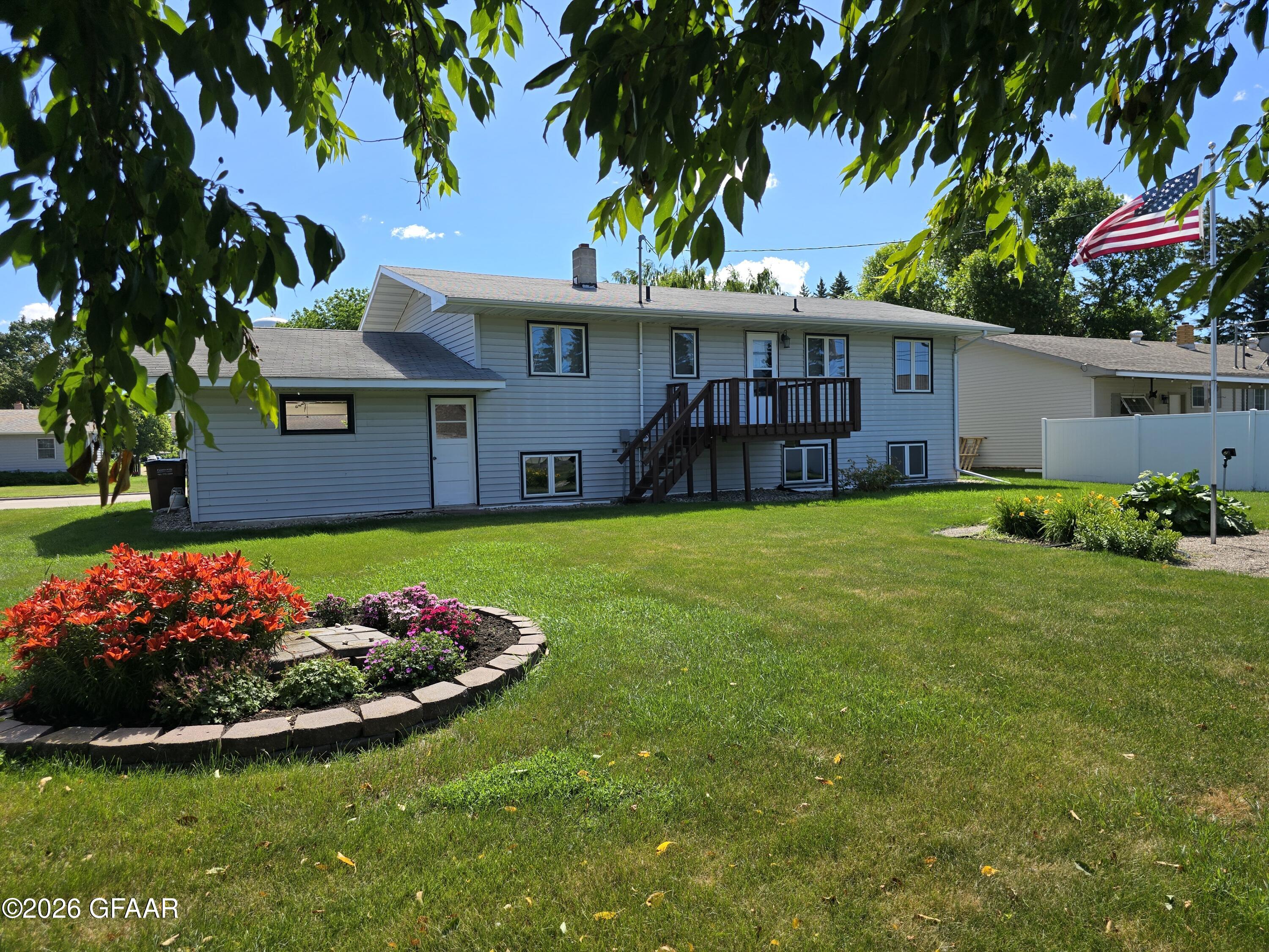 main property photo 19