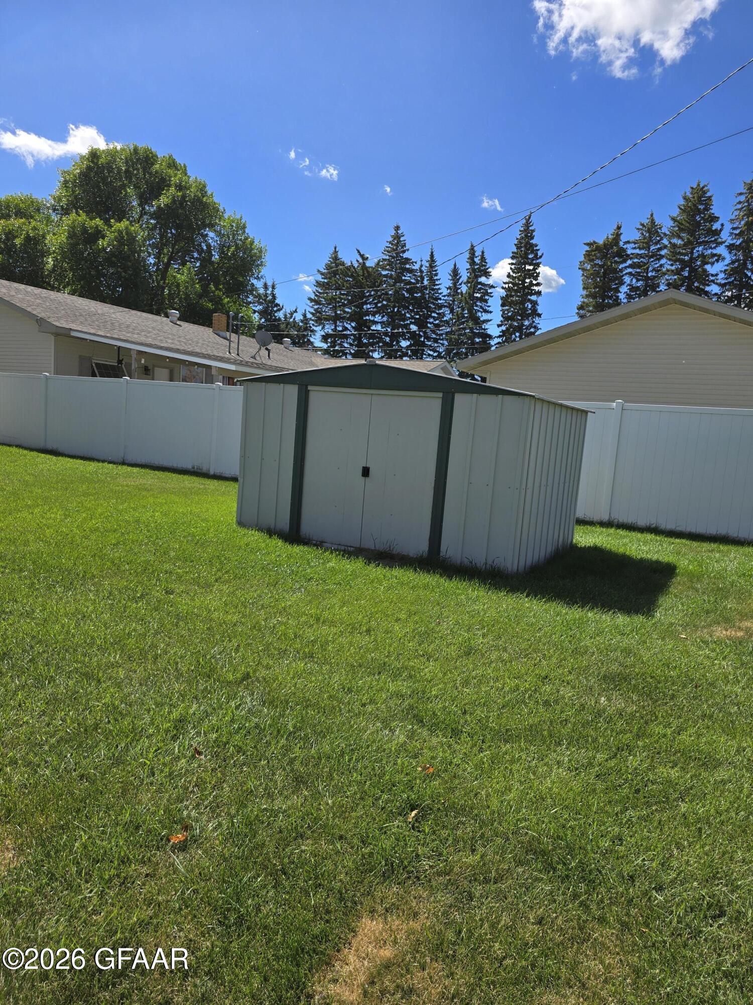 main property photo 20