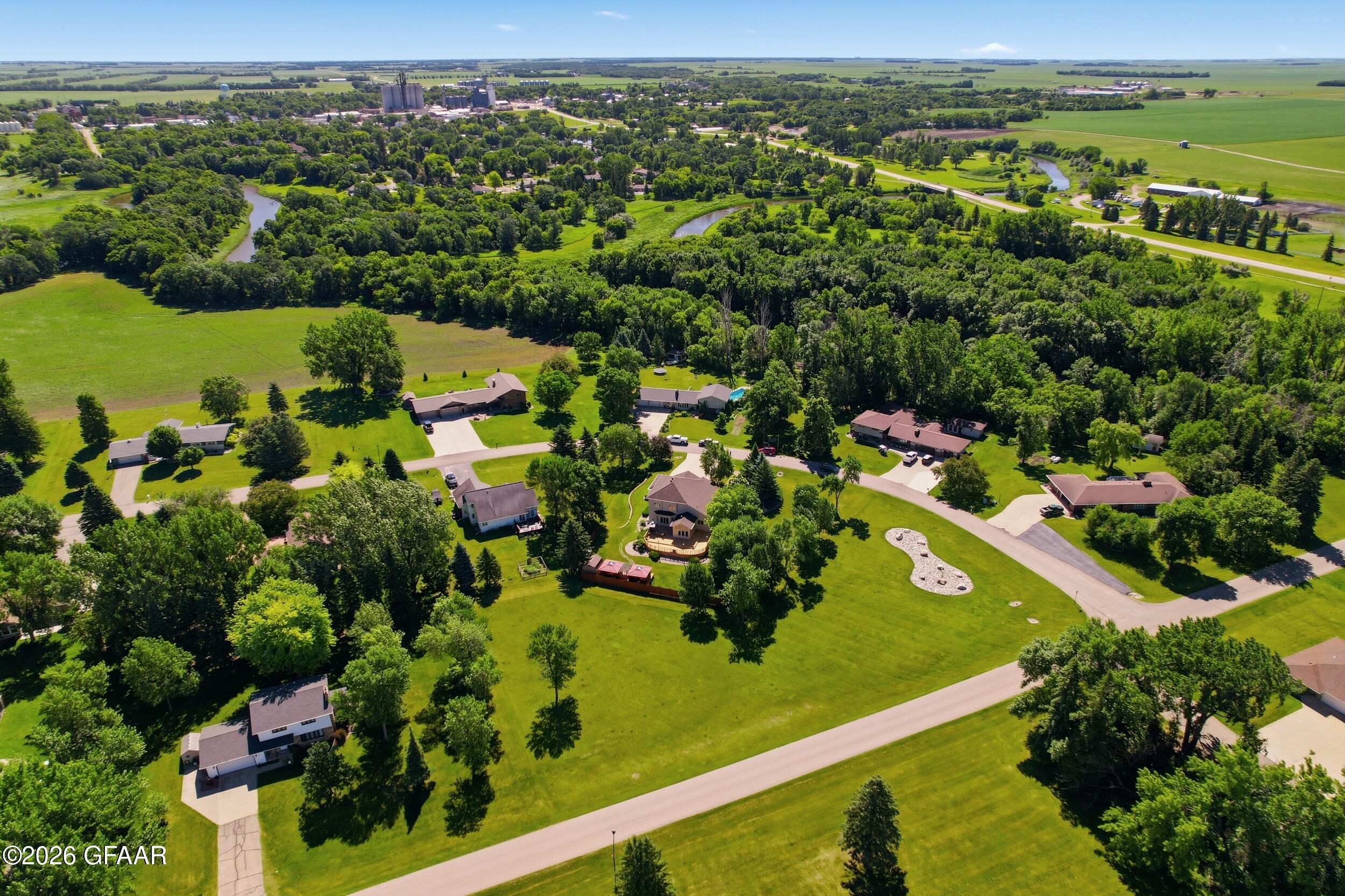 main property photo 9