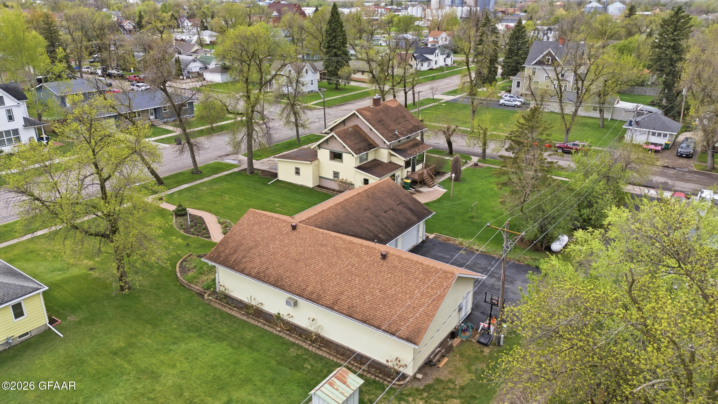 main property photo 40