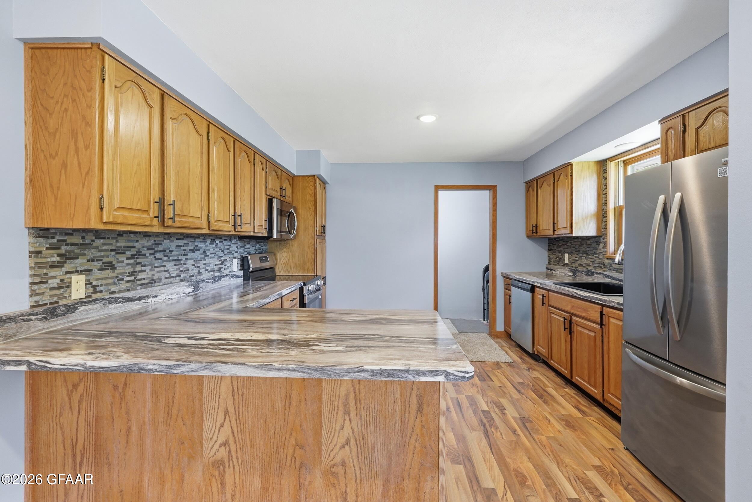 main property photo 6