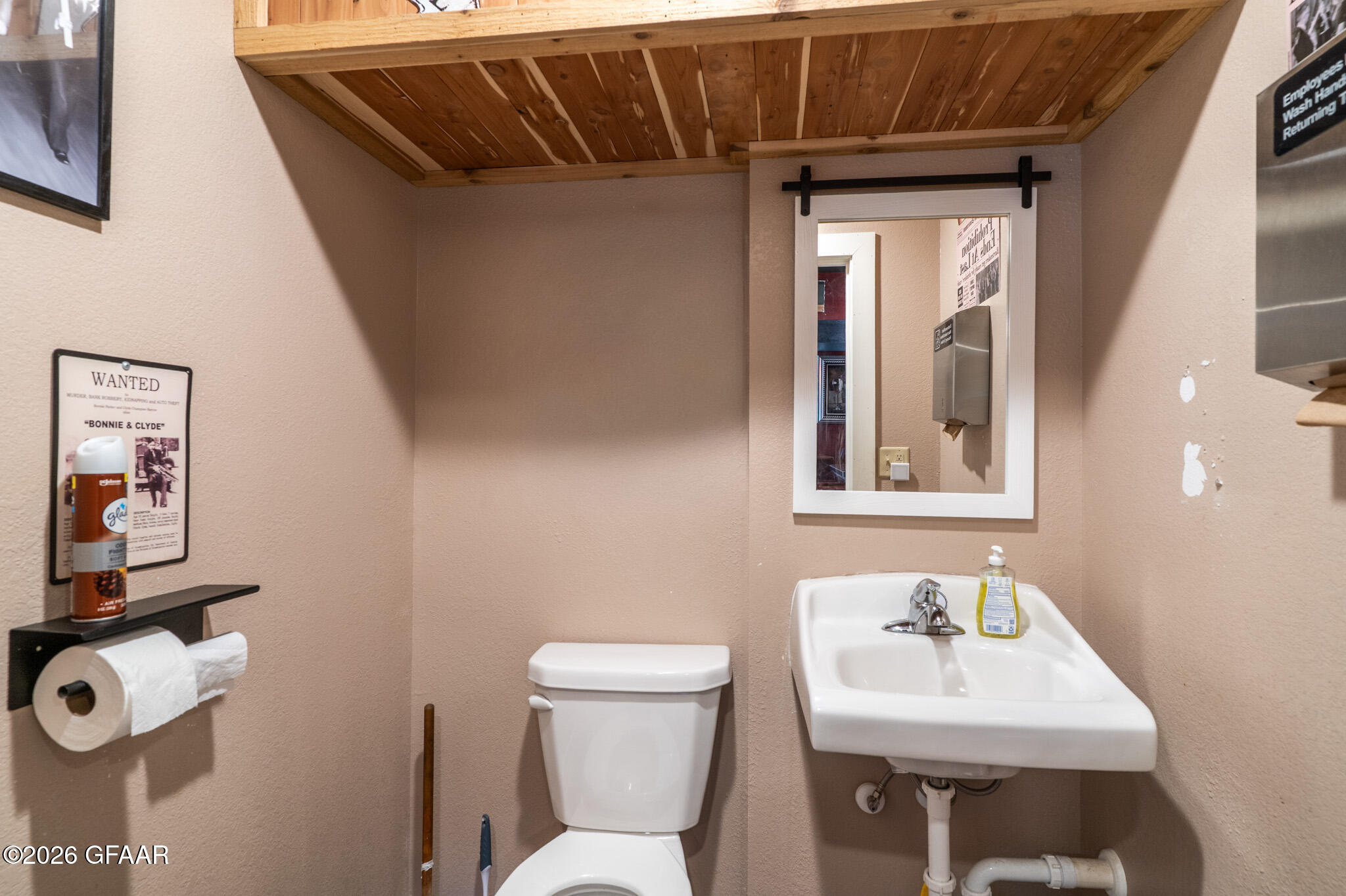main property photo 11
