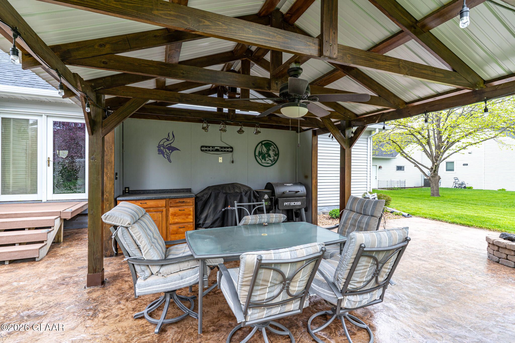 main property photo 40