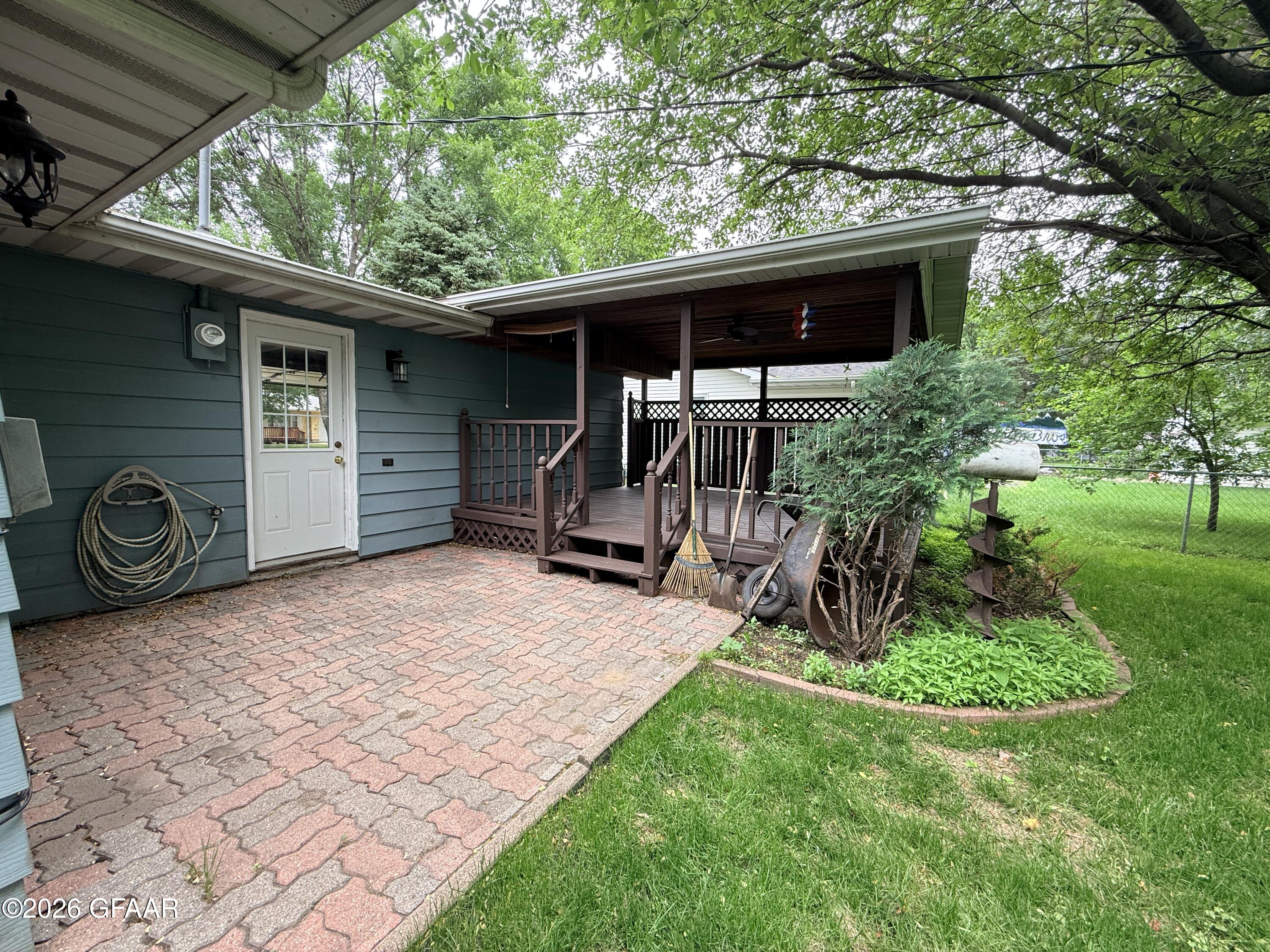 main property photo 18