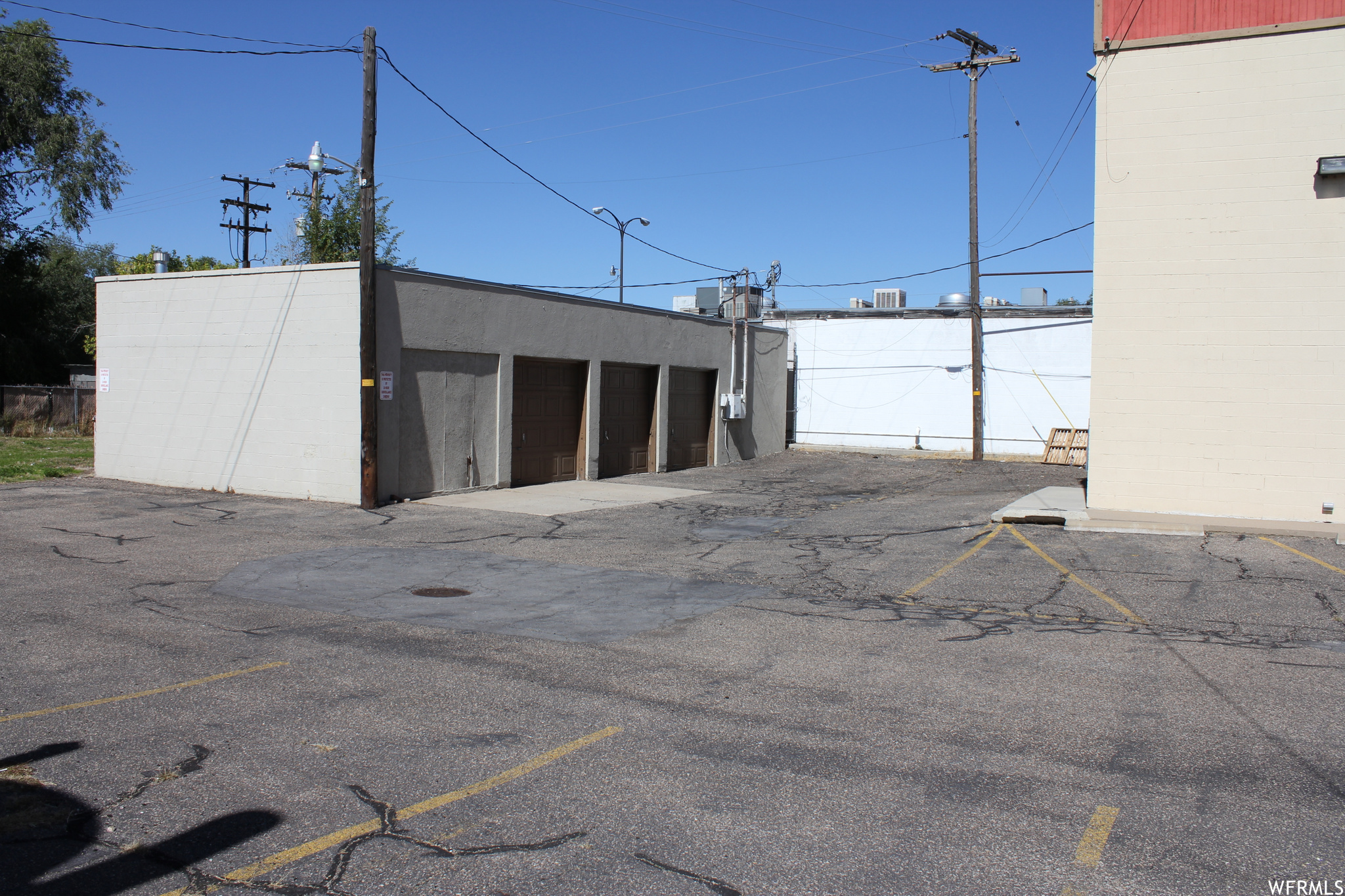 main property photo 32