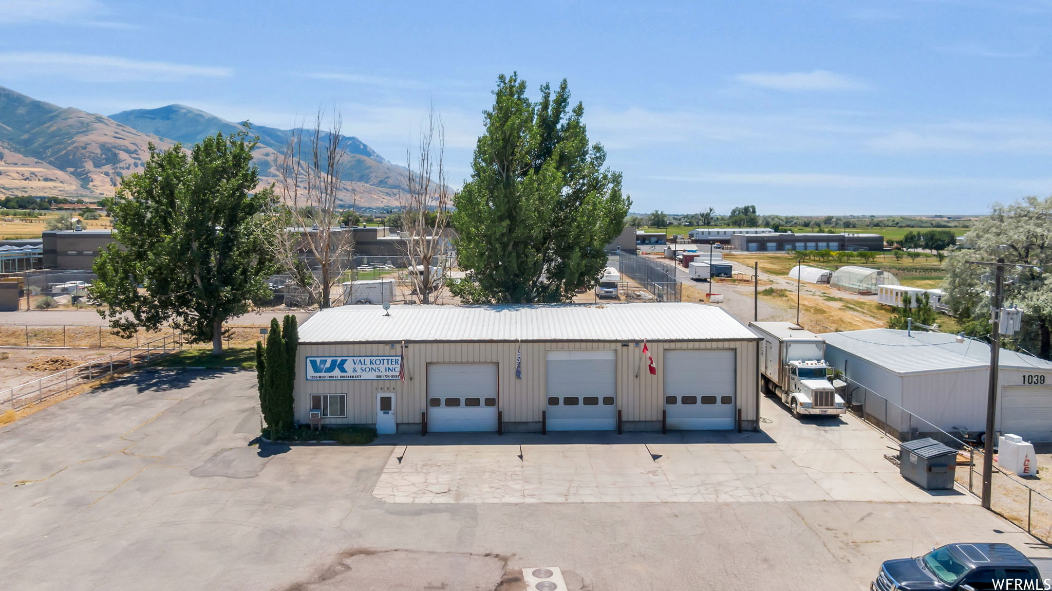 main property photo 2