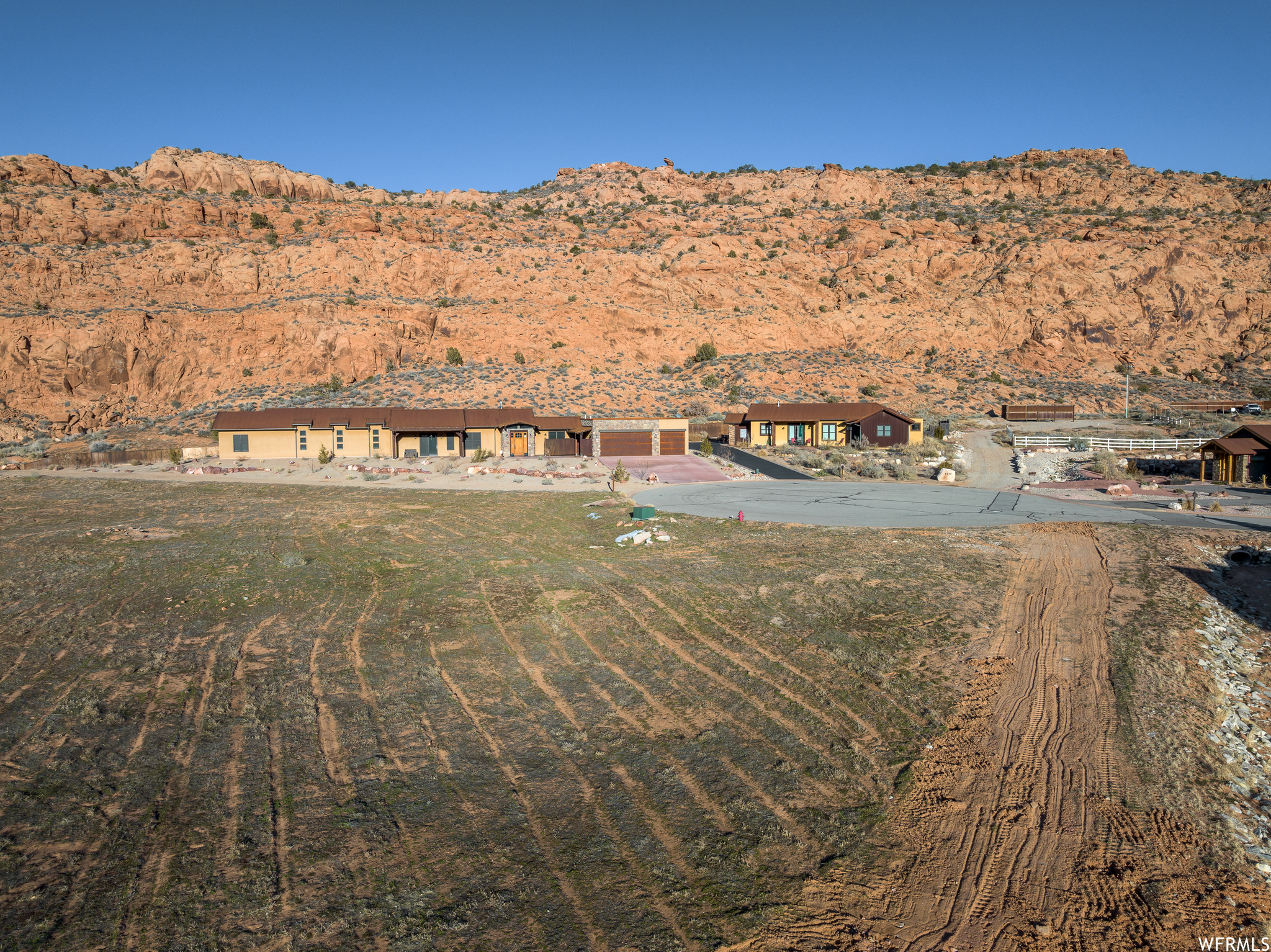 main property photo 16