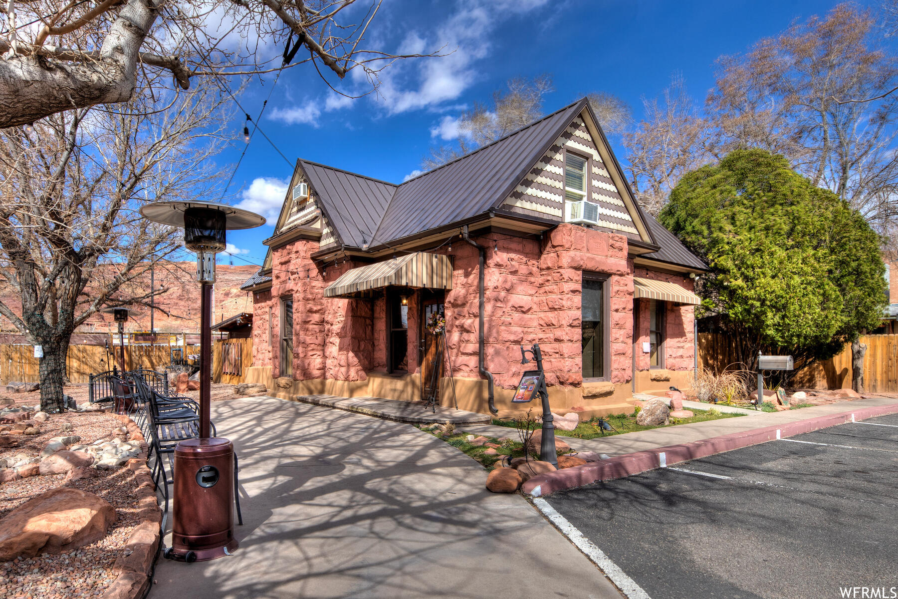 main property photo 23
