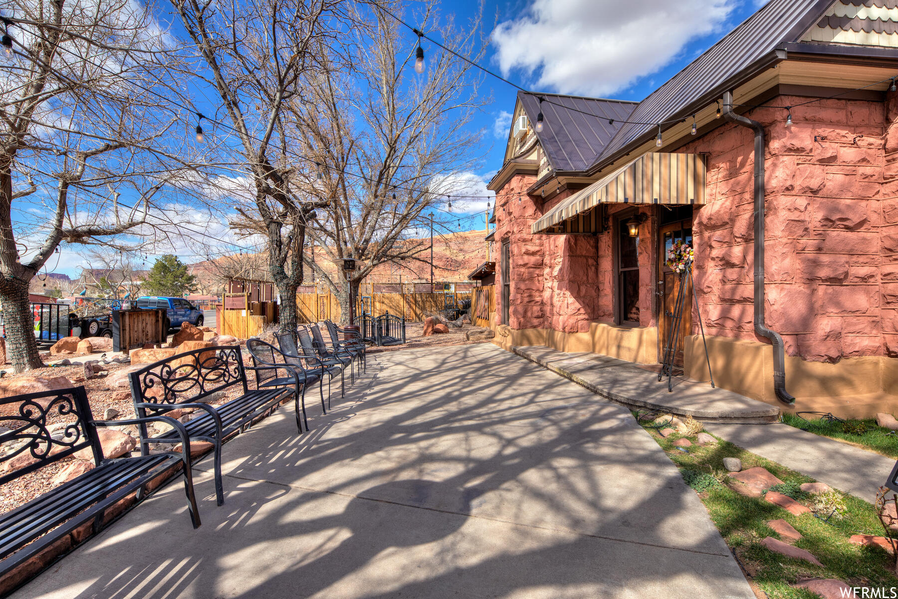 main property photo 28