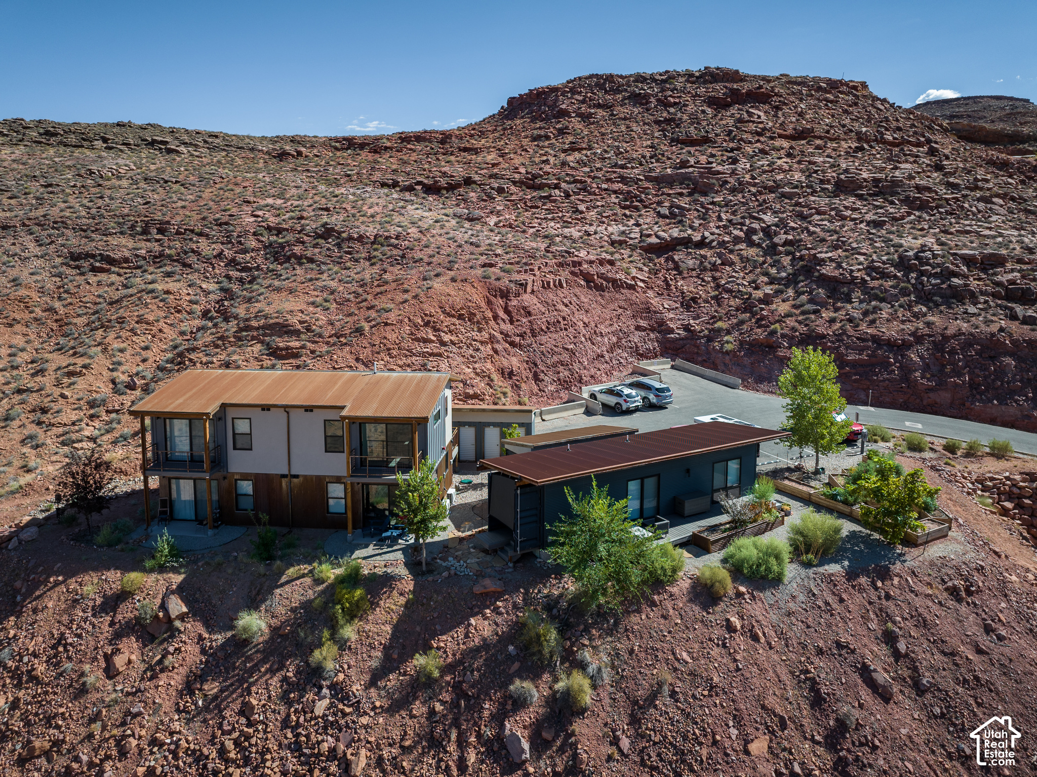 main property photo 41