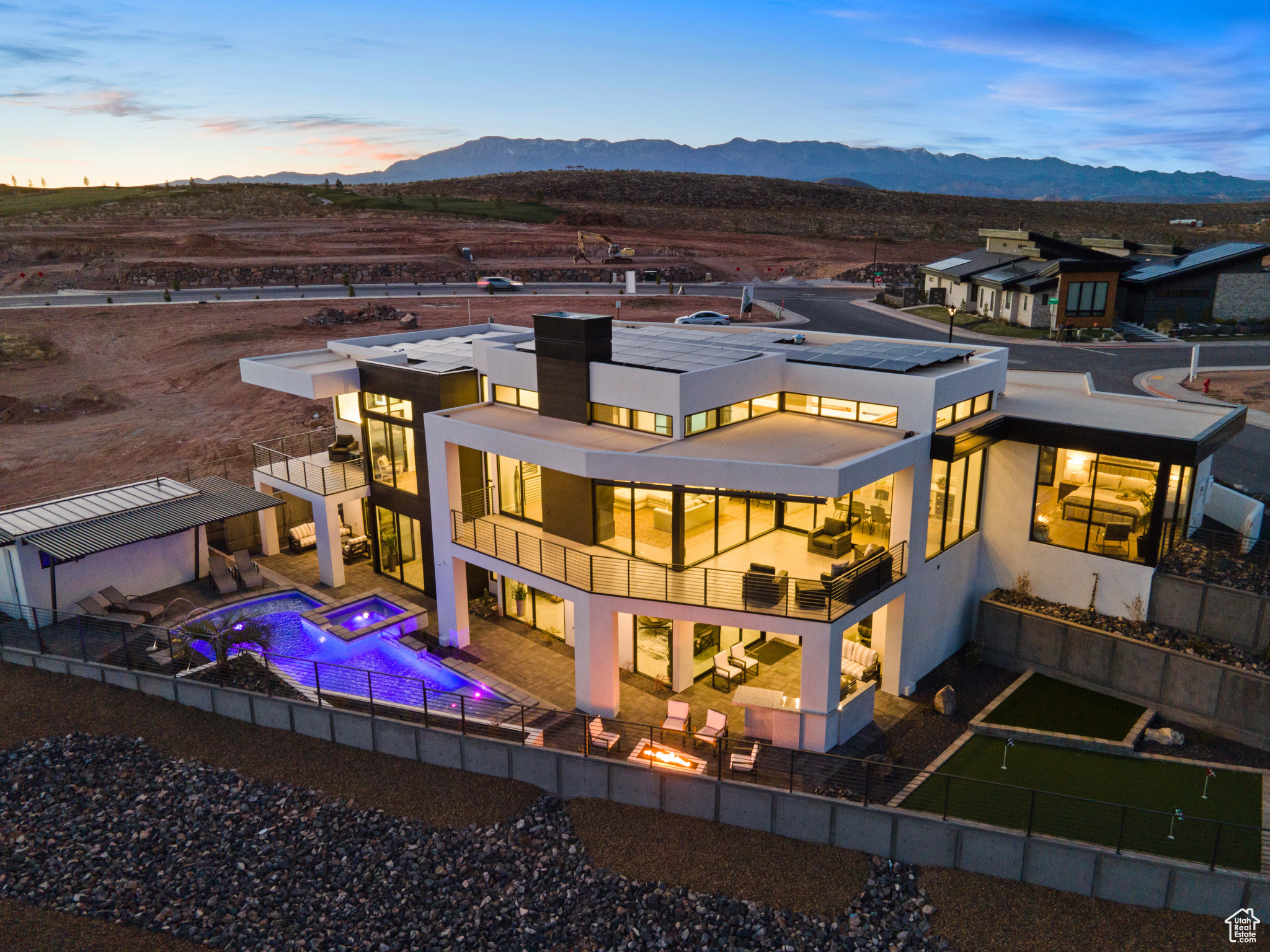 main property photo 45