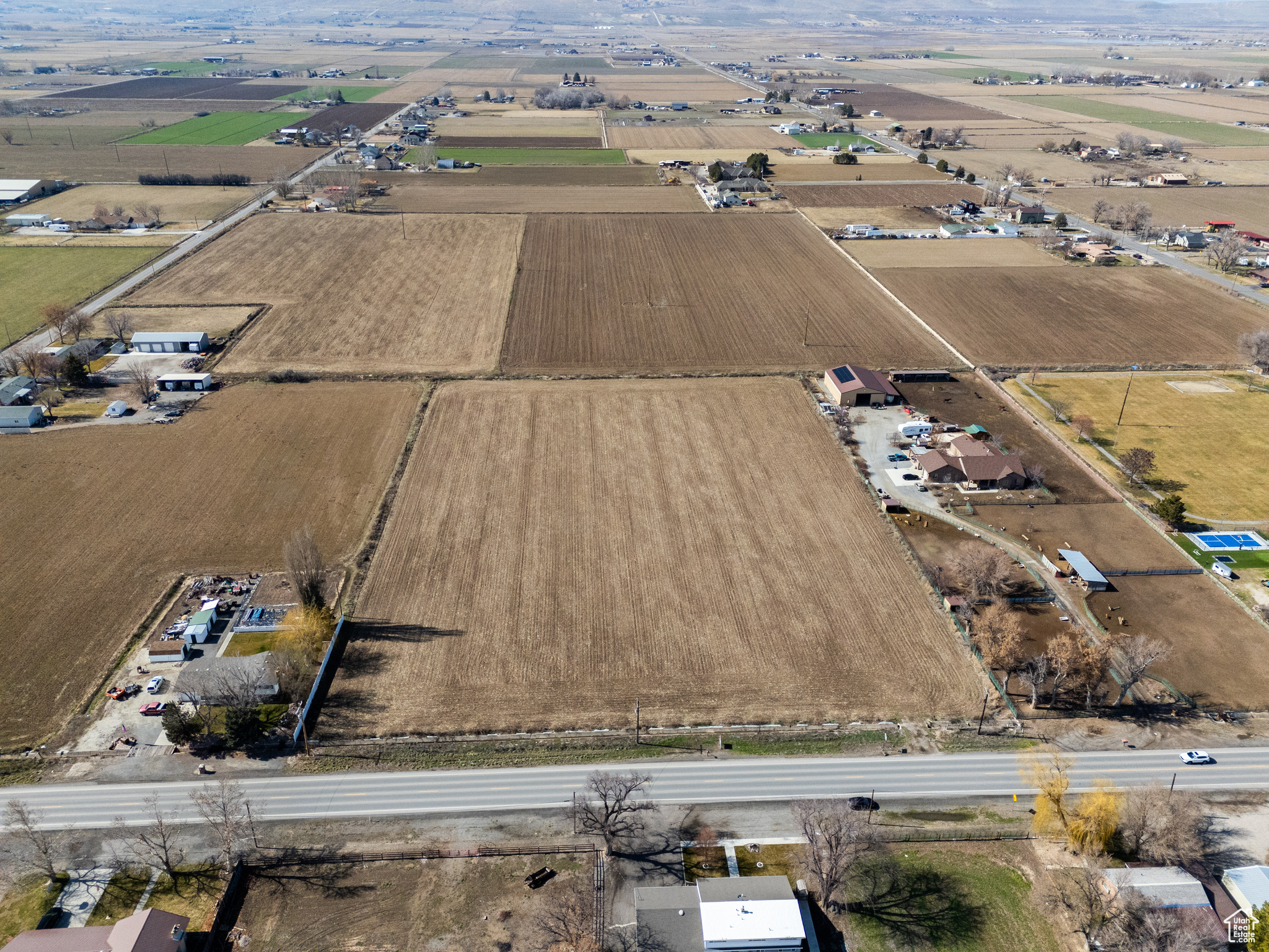 main property photo 16