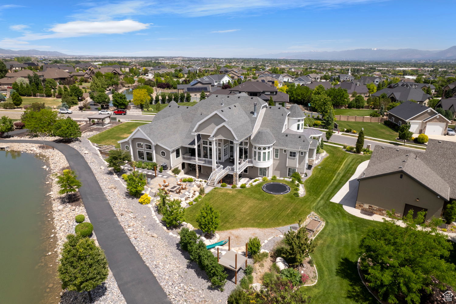 main property photo 75