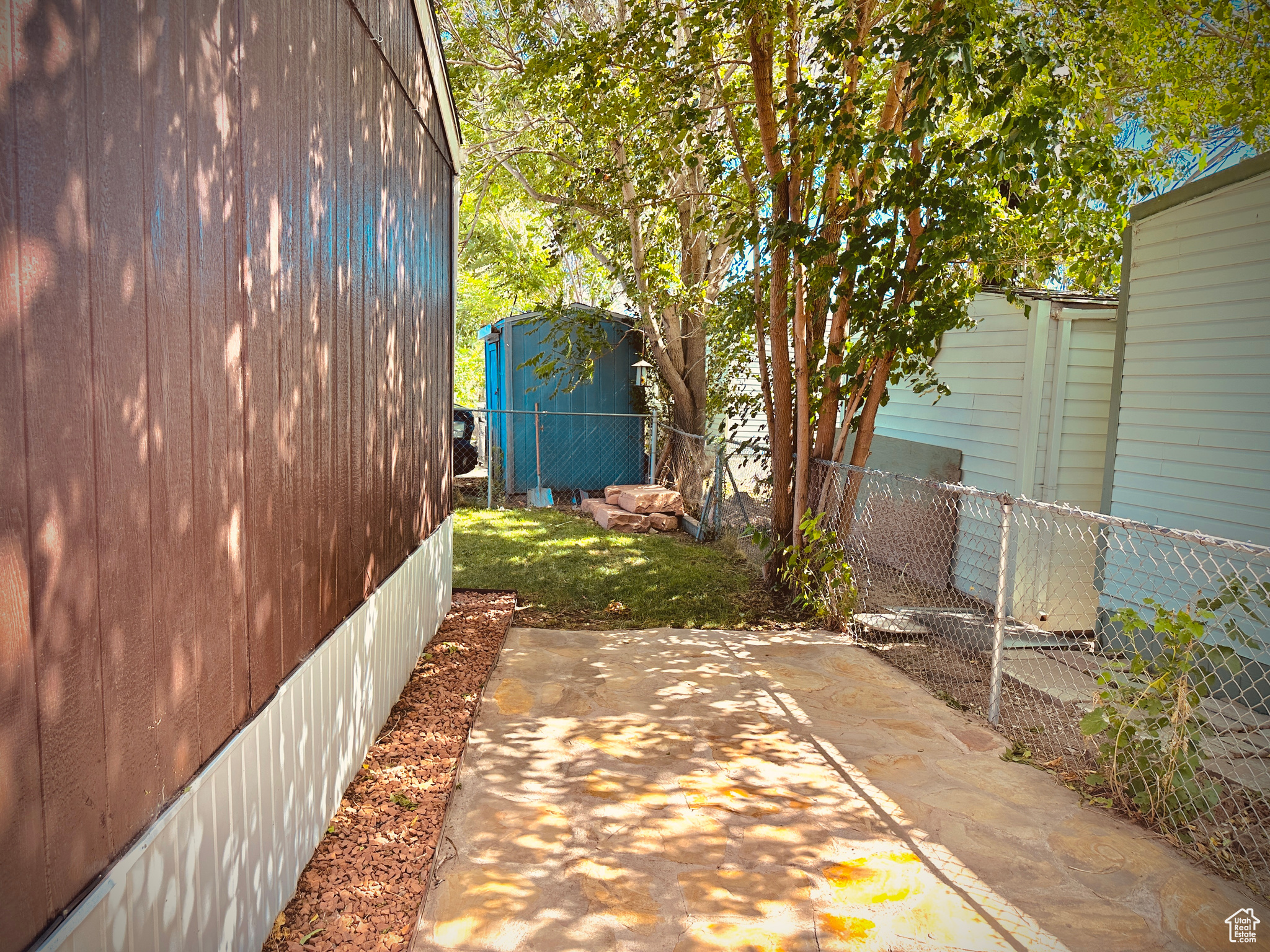 main property photo 13