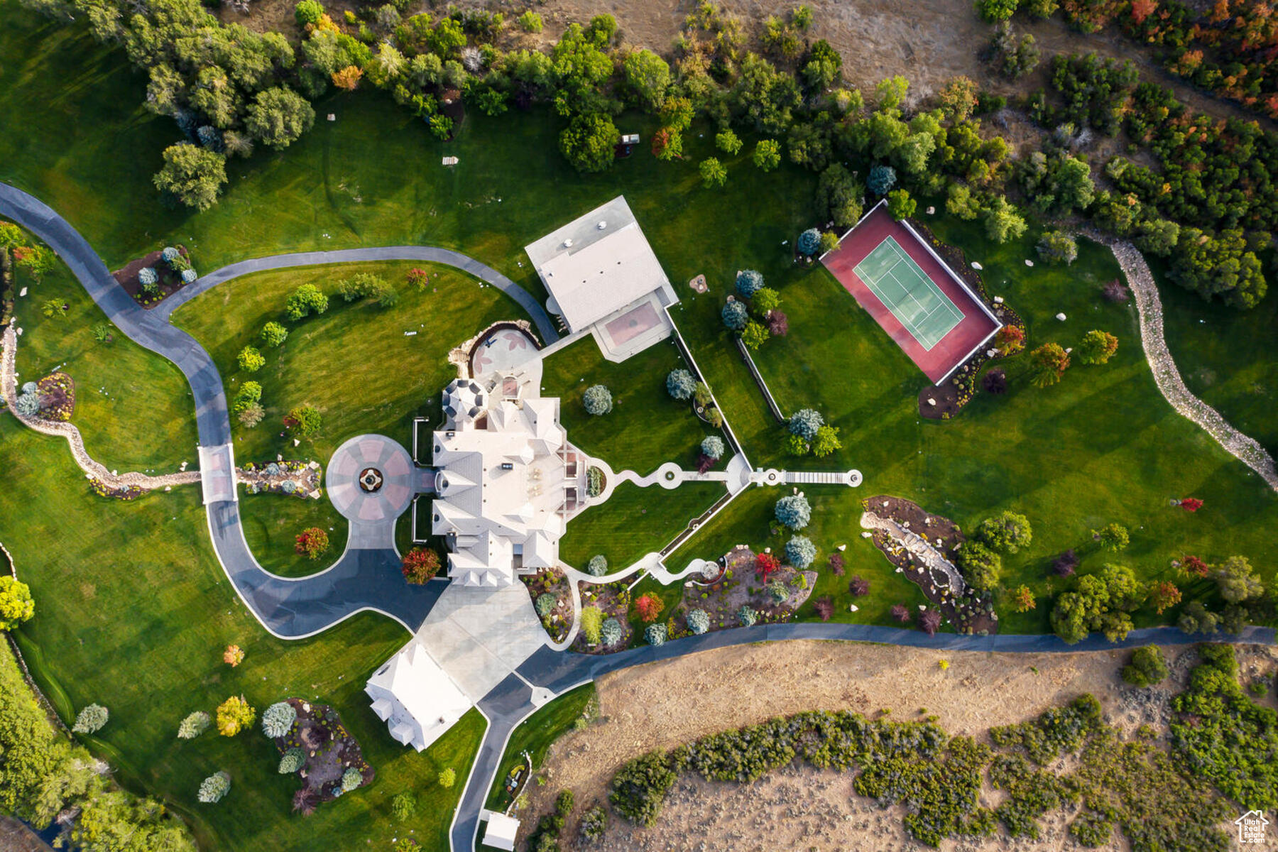 main property photo 2