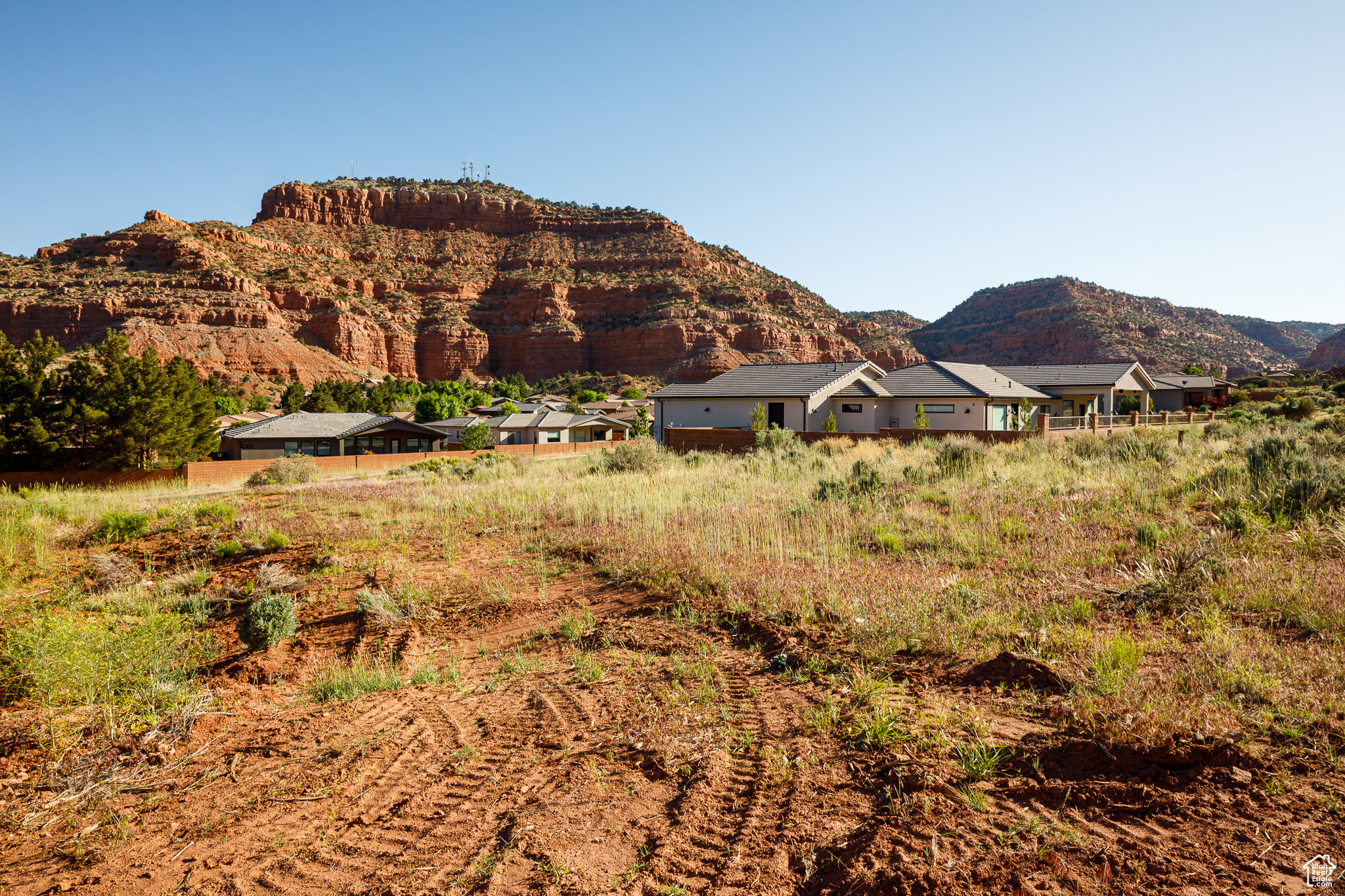 main property photo 11