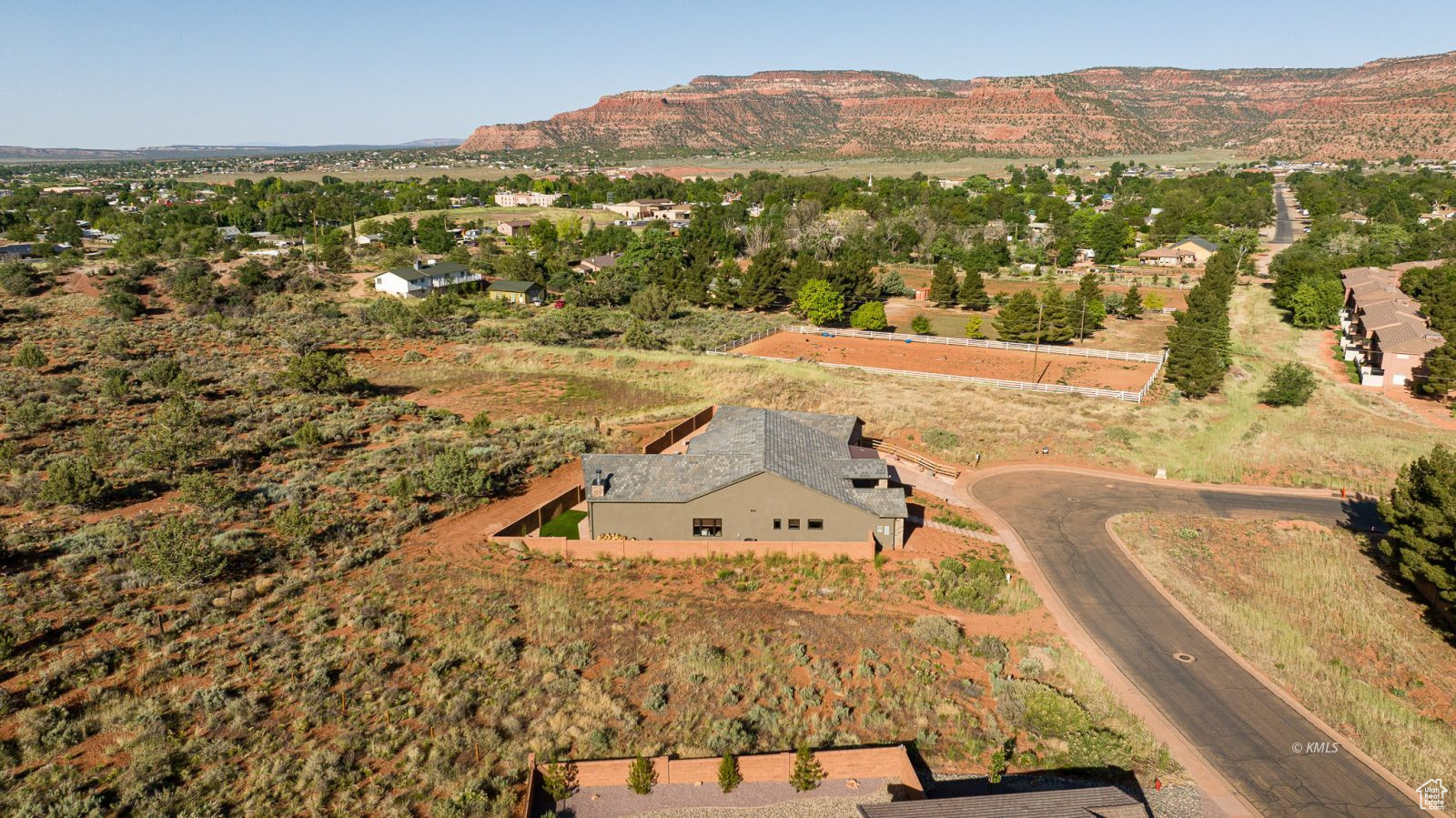 main property photo 25