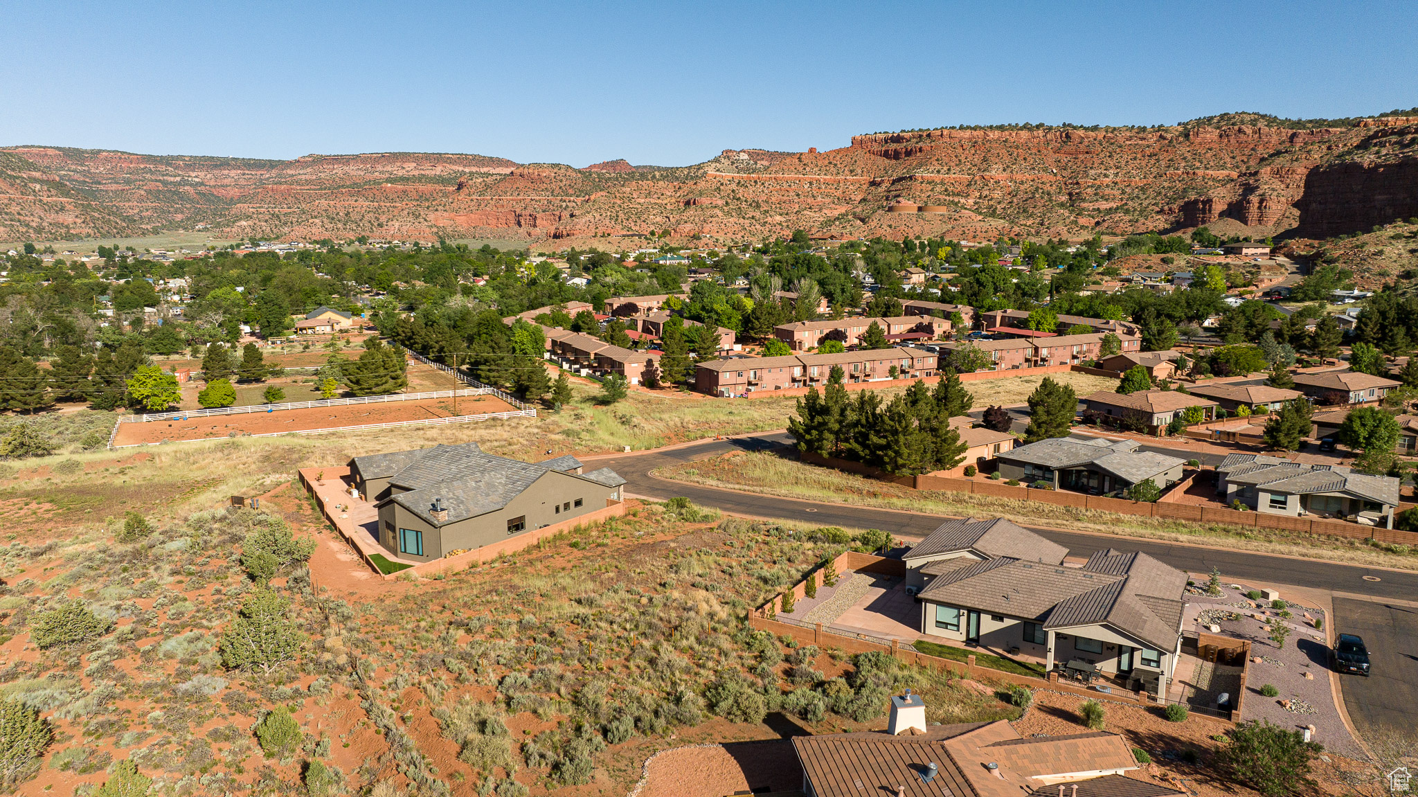 main property photo 7