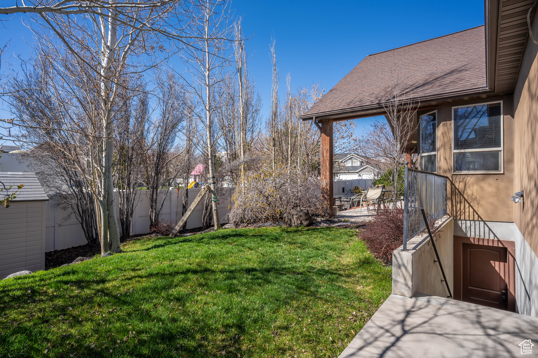 main property photo 27