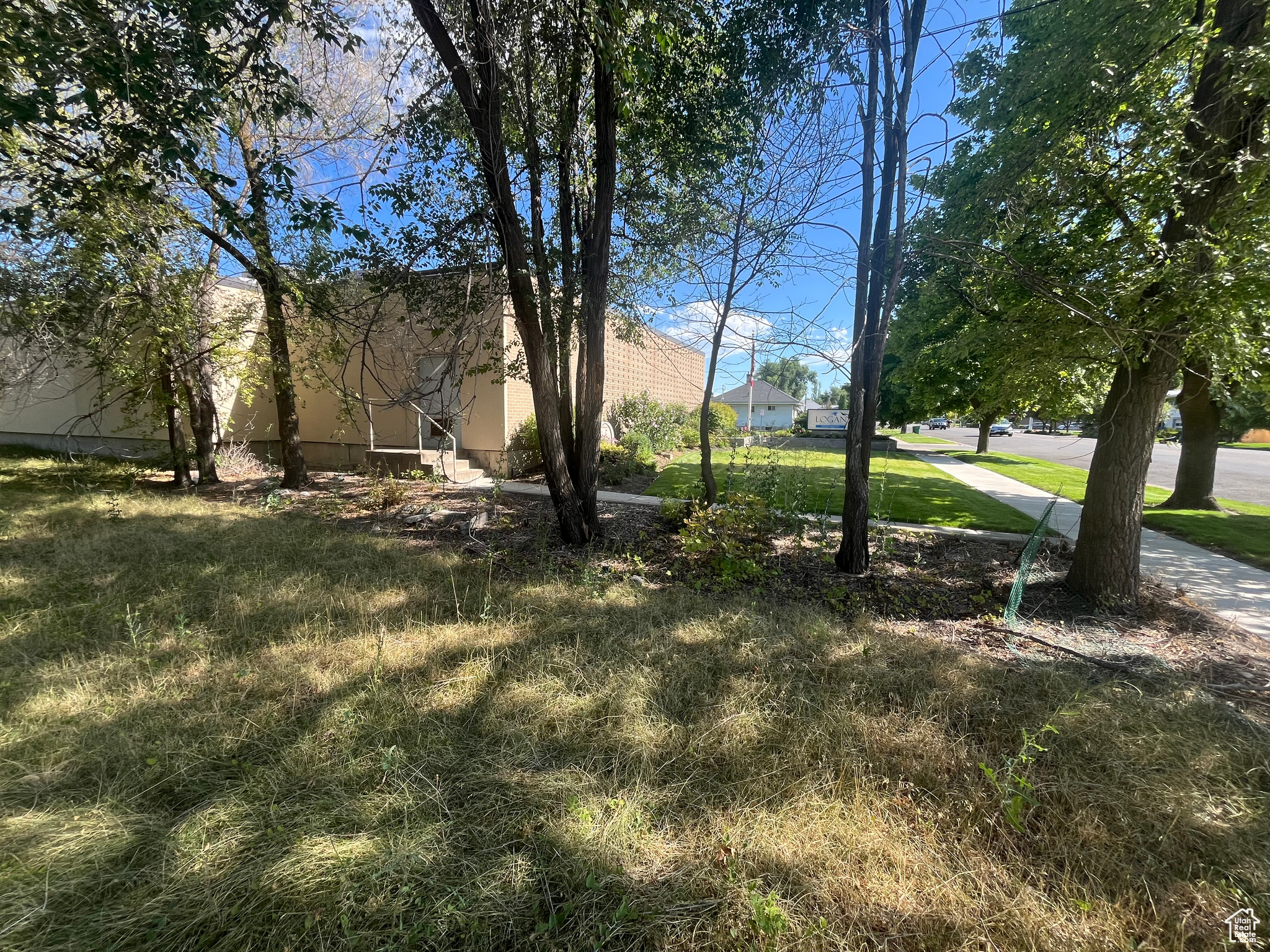 property viewer photo 2