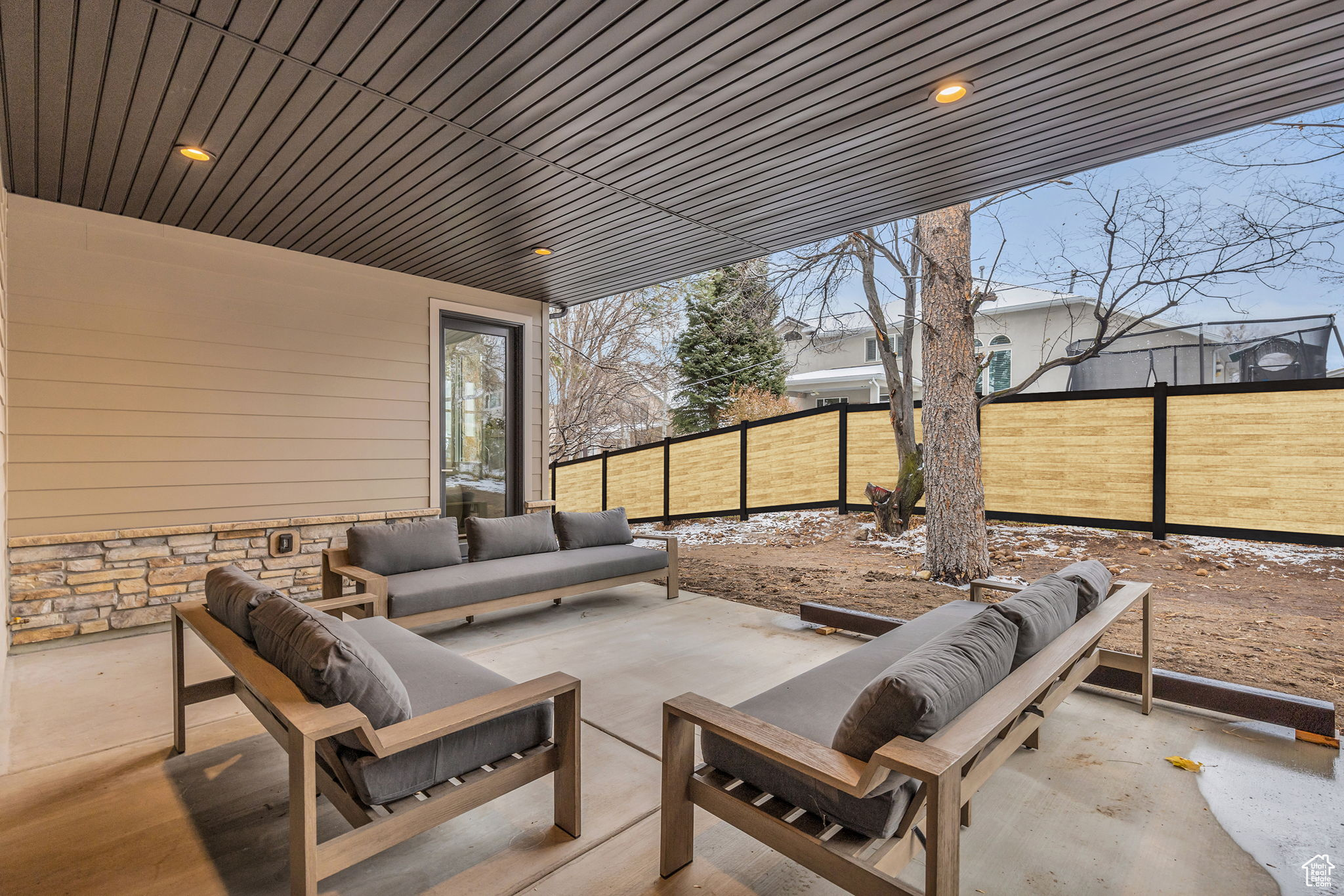 main property photo 50