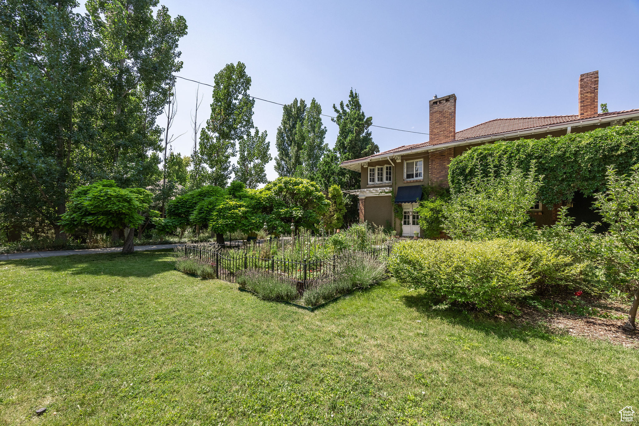 main property photo 54
