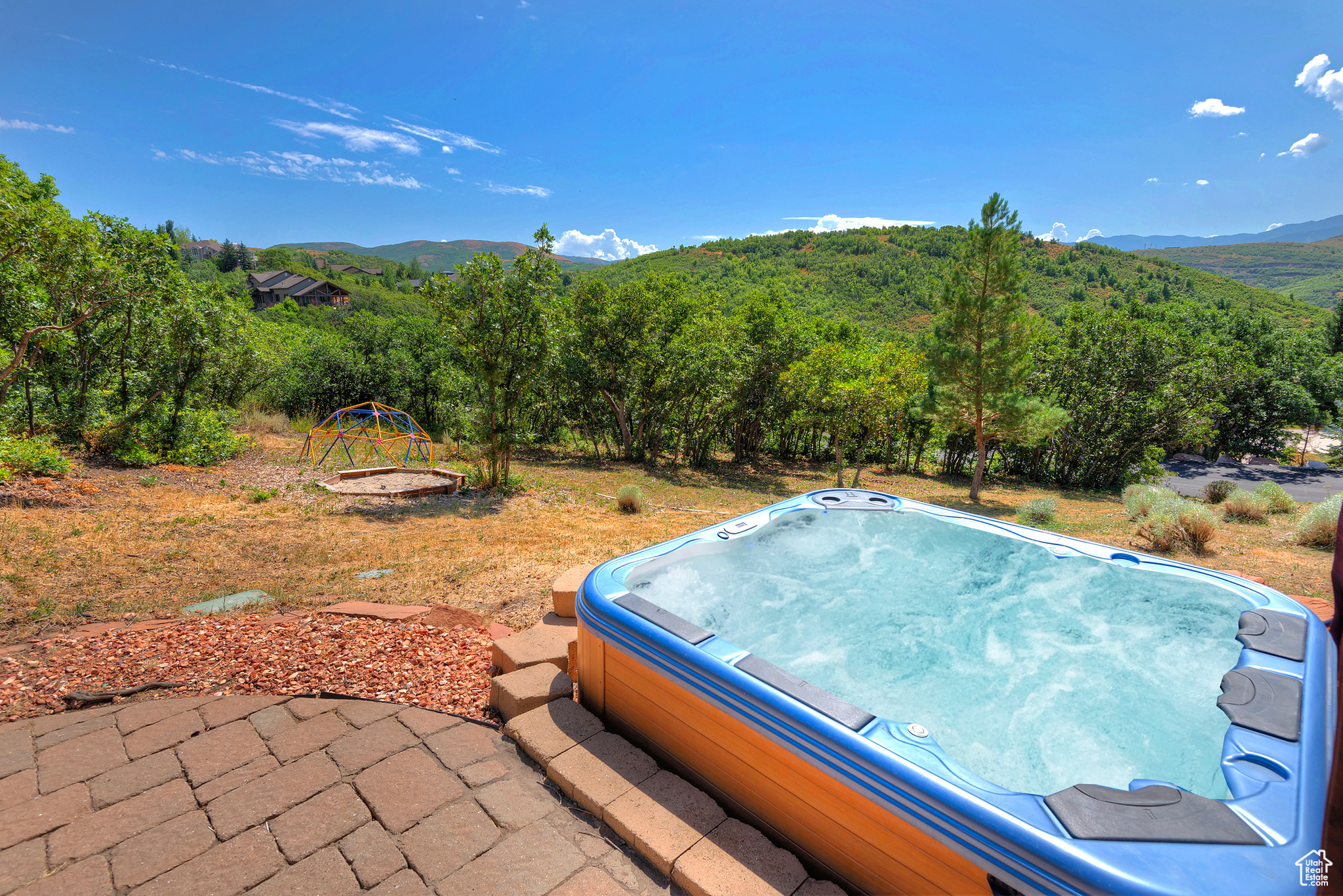 main property photo 40