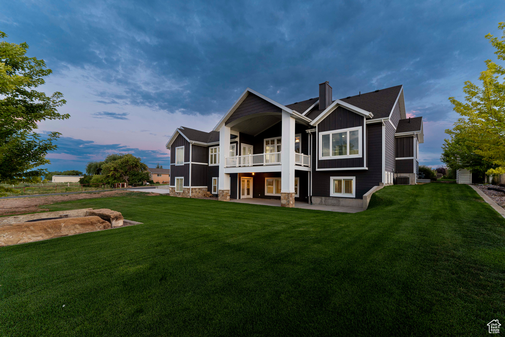 main property photo 9