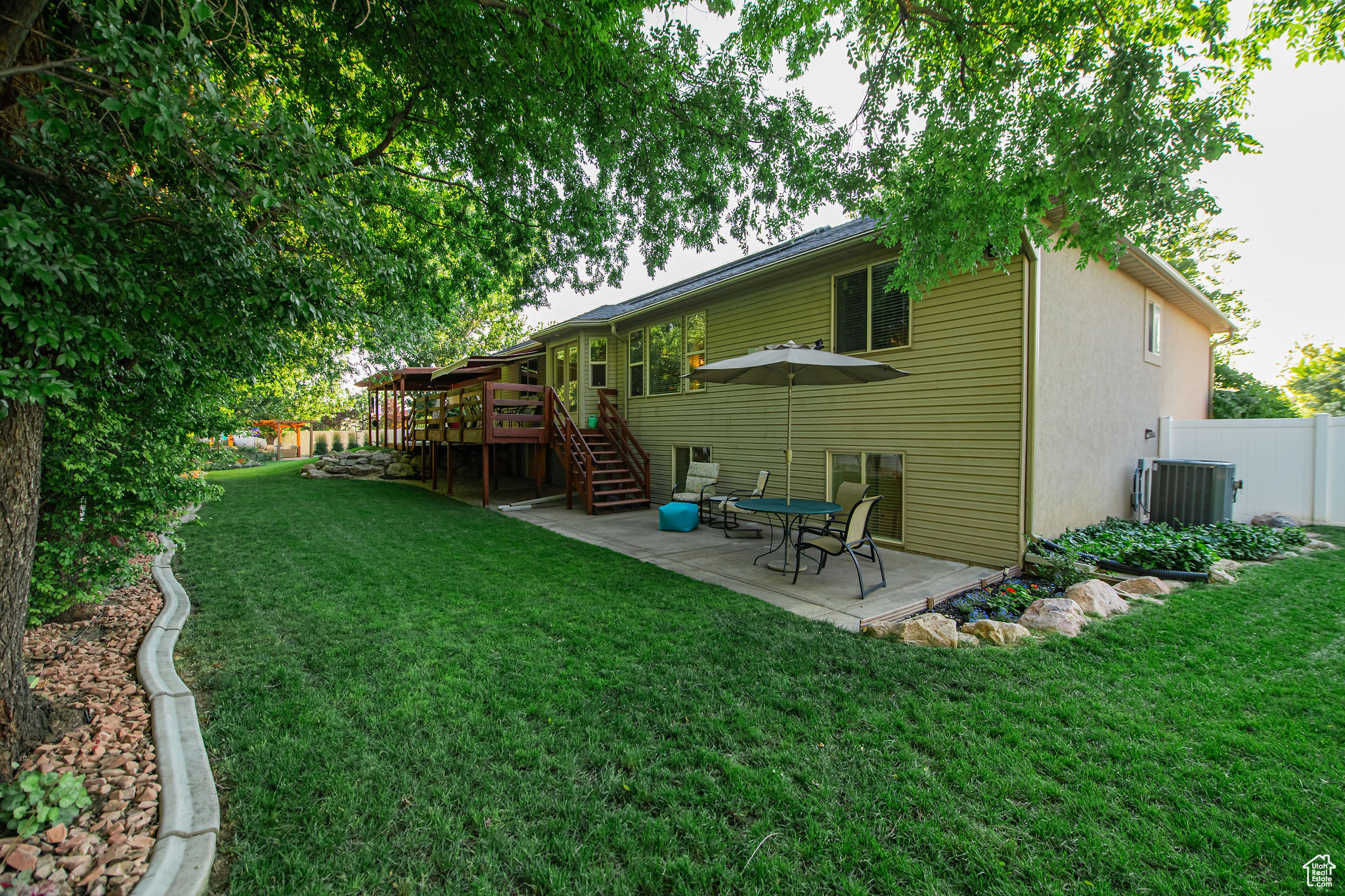 main property photo 78