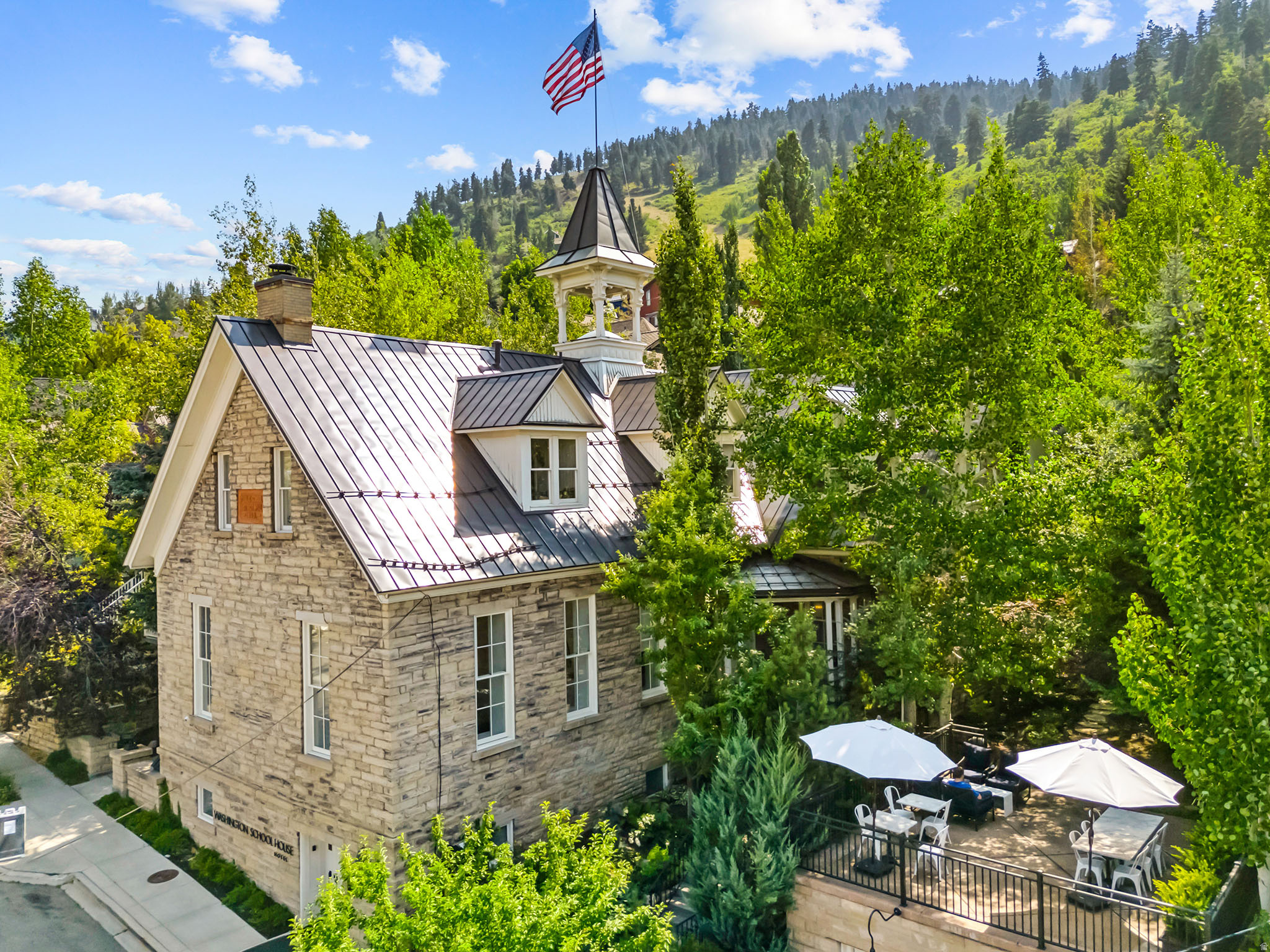 main property photo 2