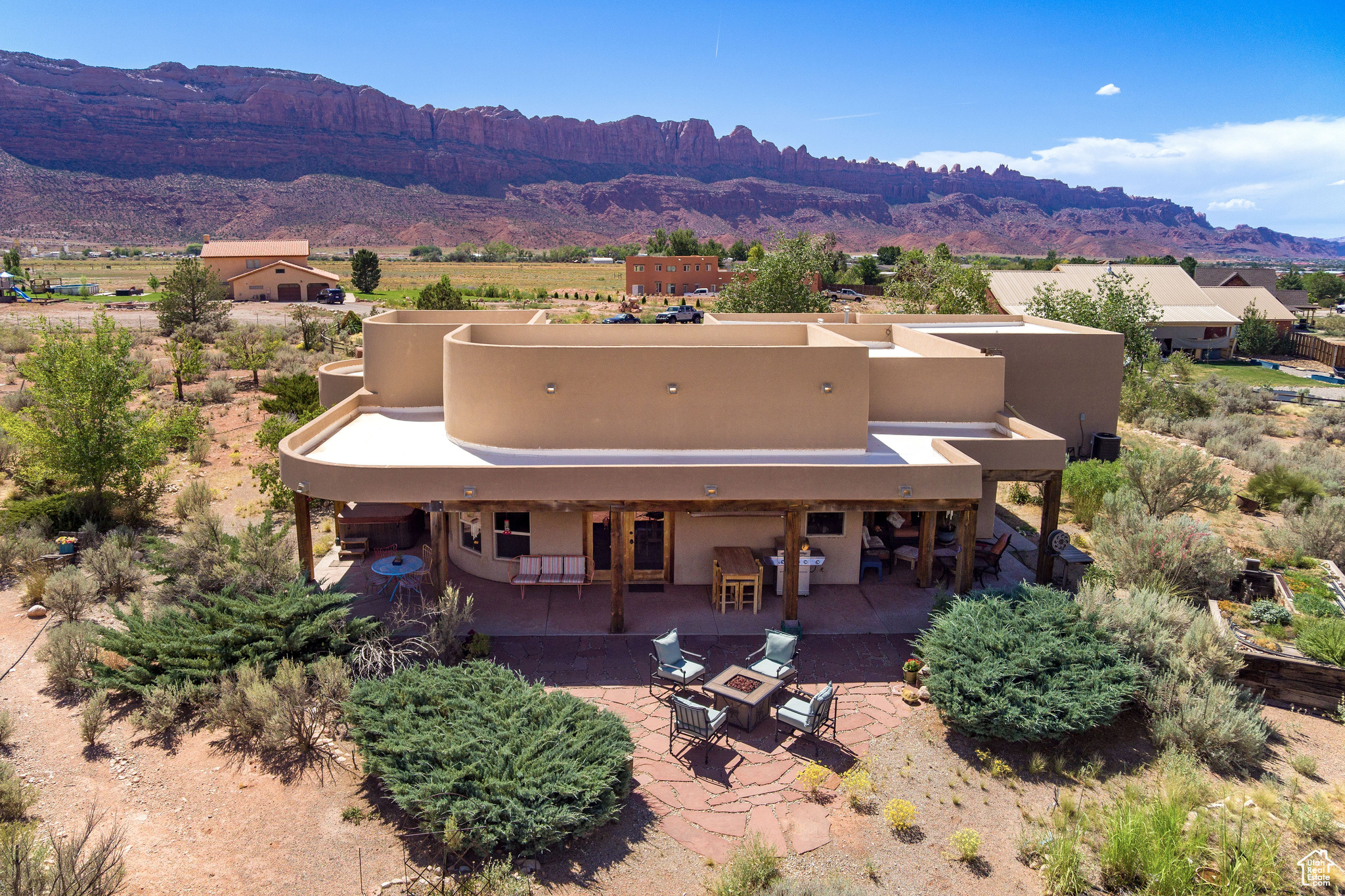 main property photo 10