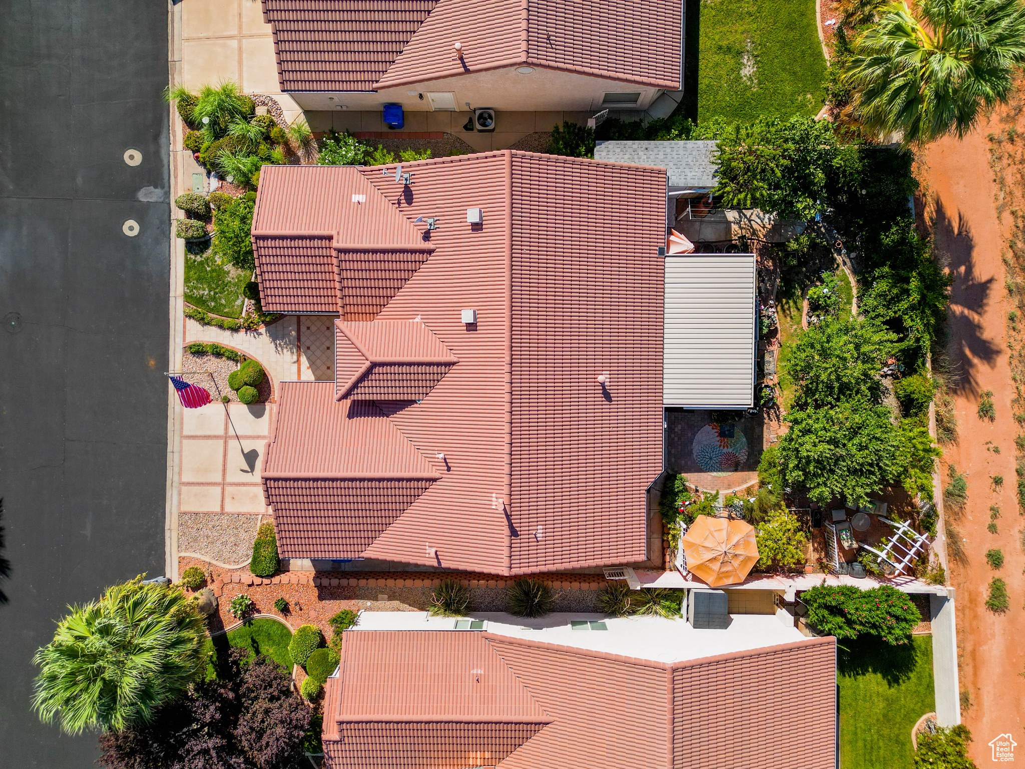 main property photo 33
