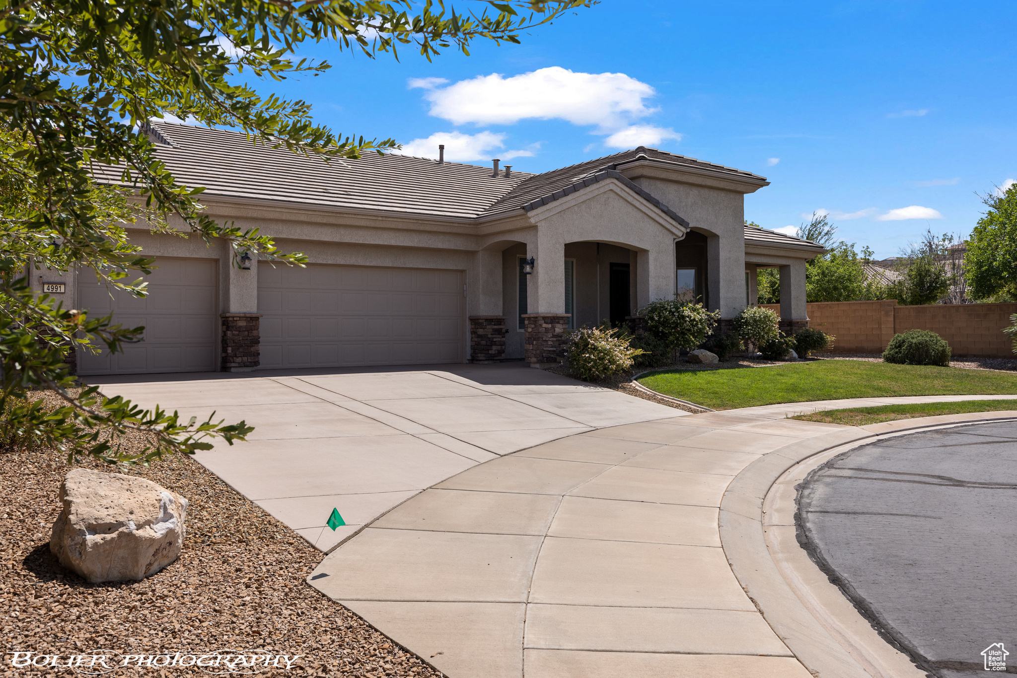 main property photo 10