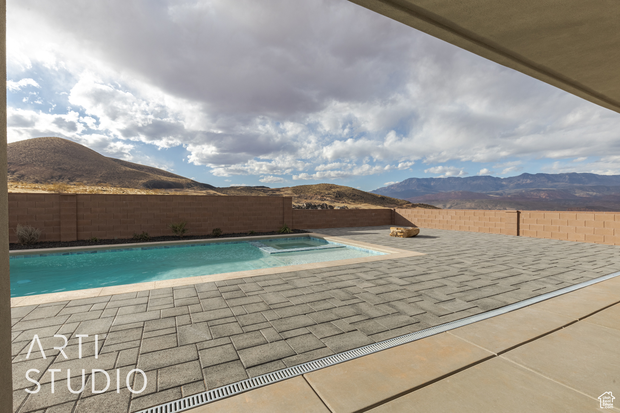 main property photo 38