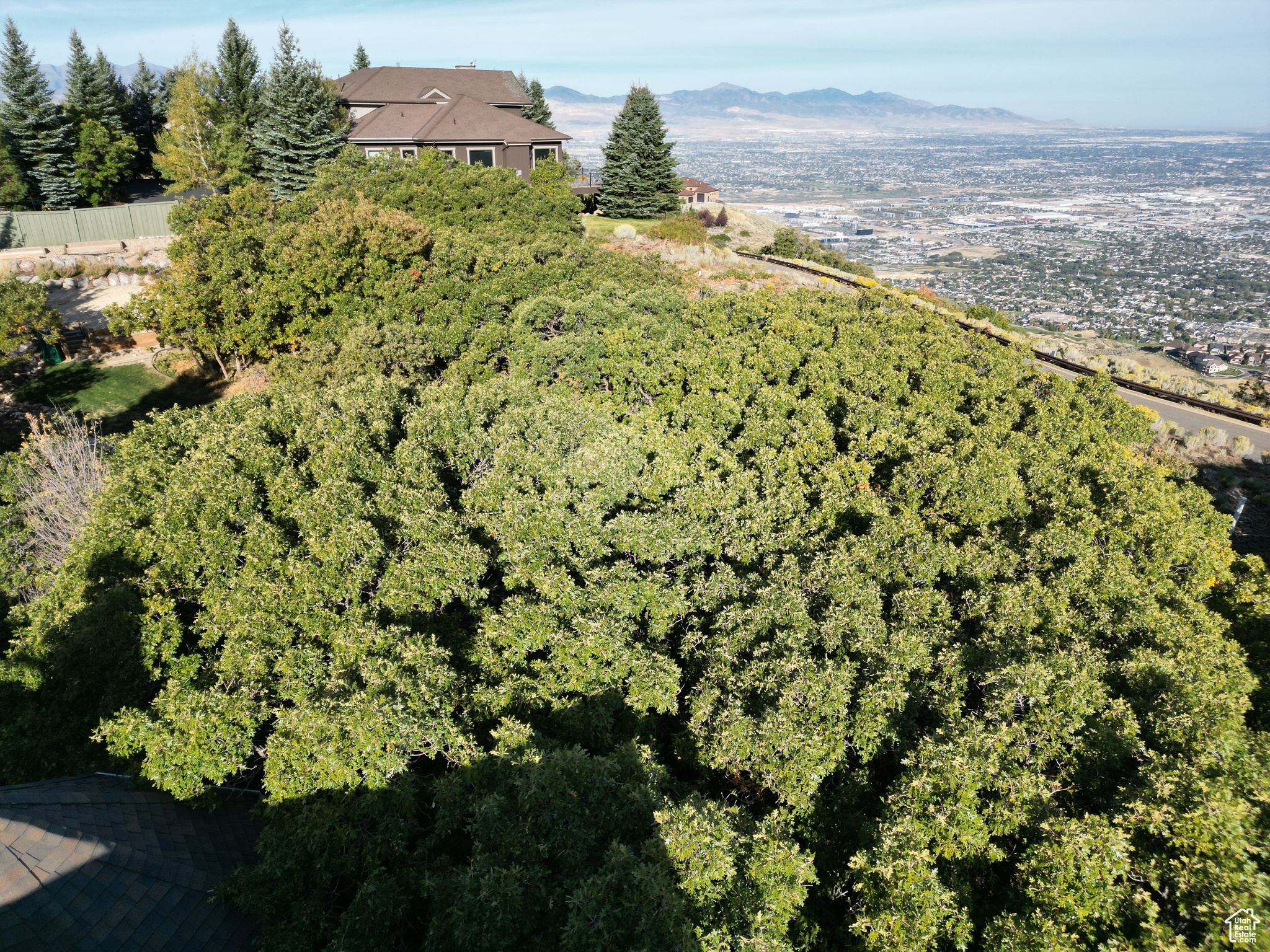 main property photo 12