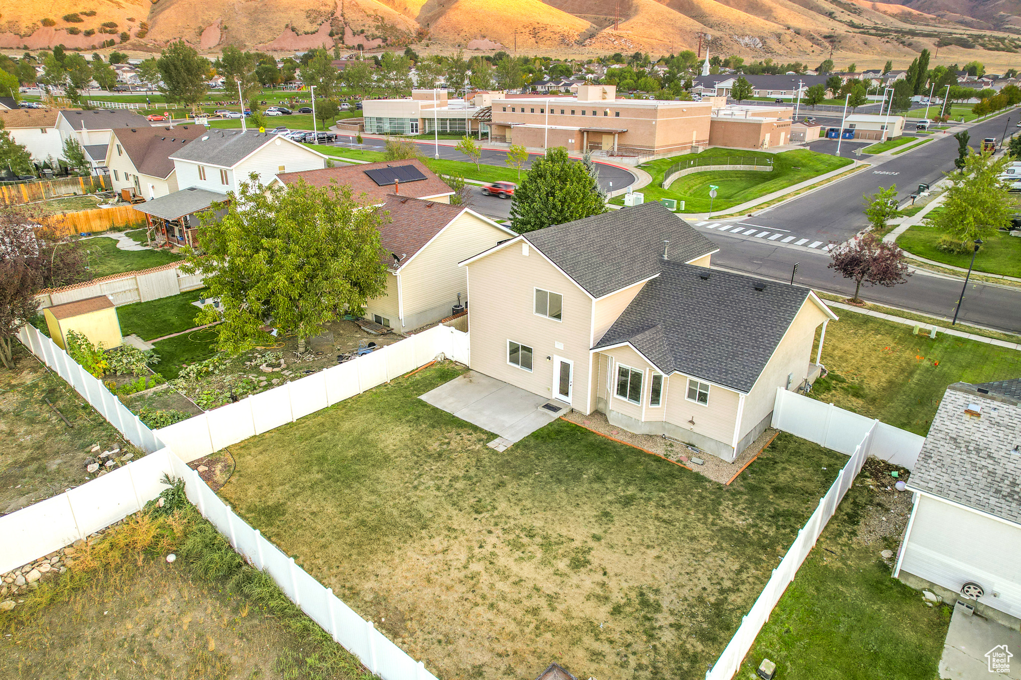 main property photo 41