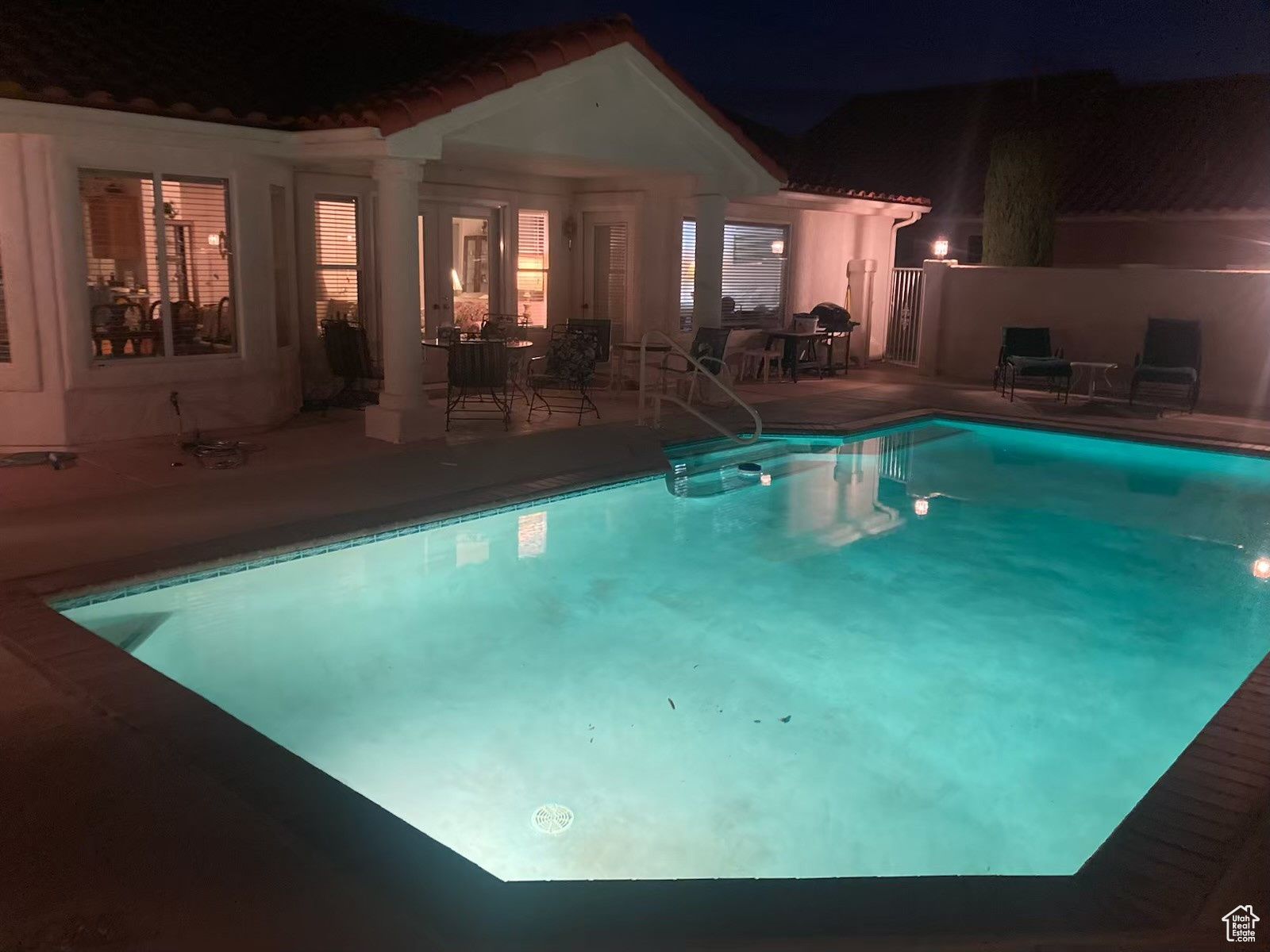 main property photo 18