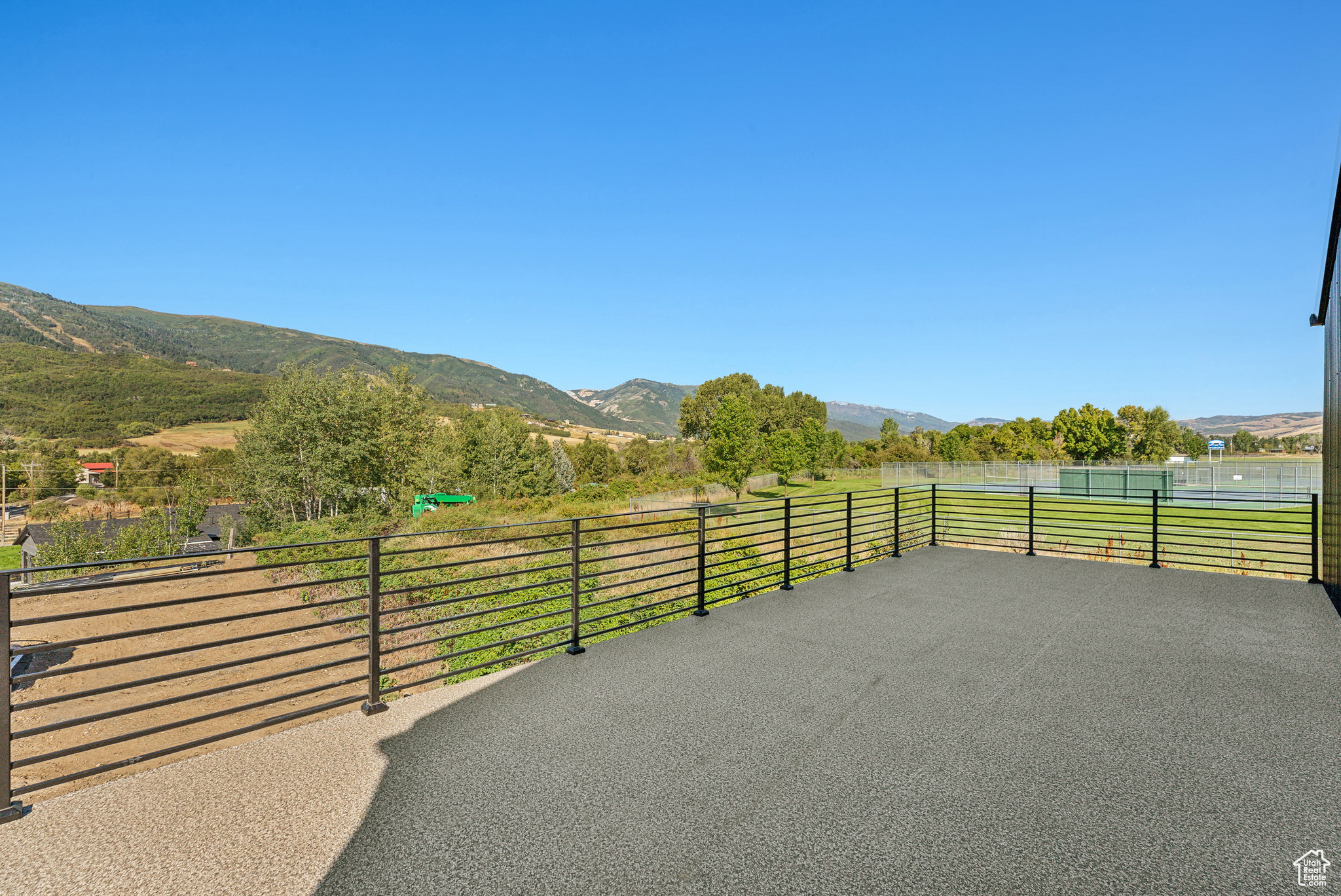 main property photo 23