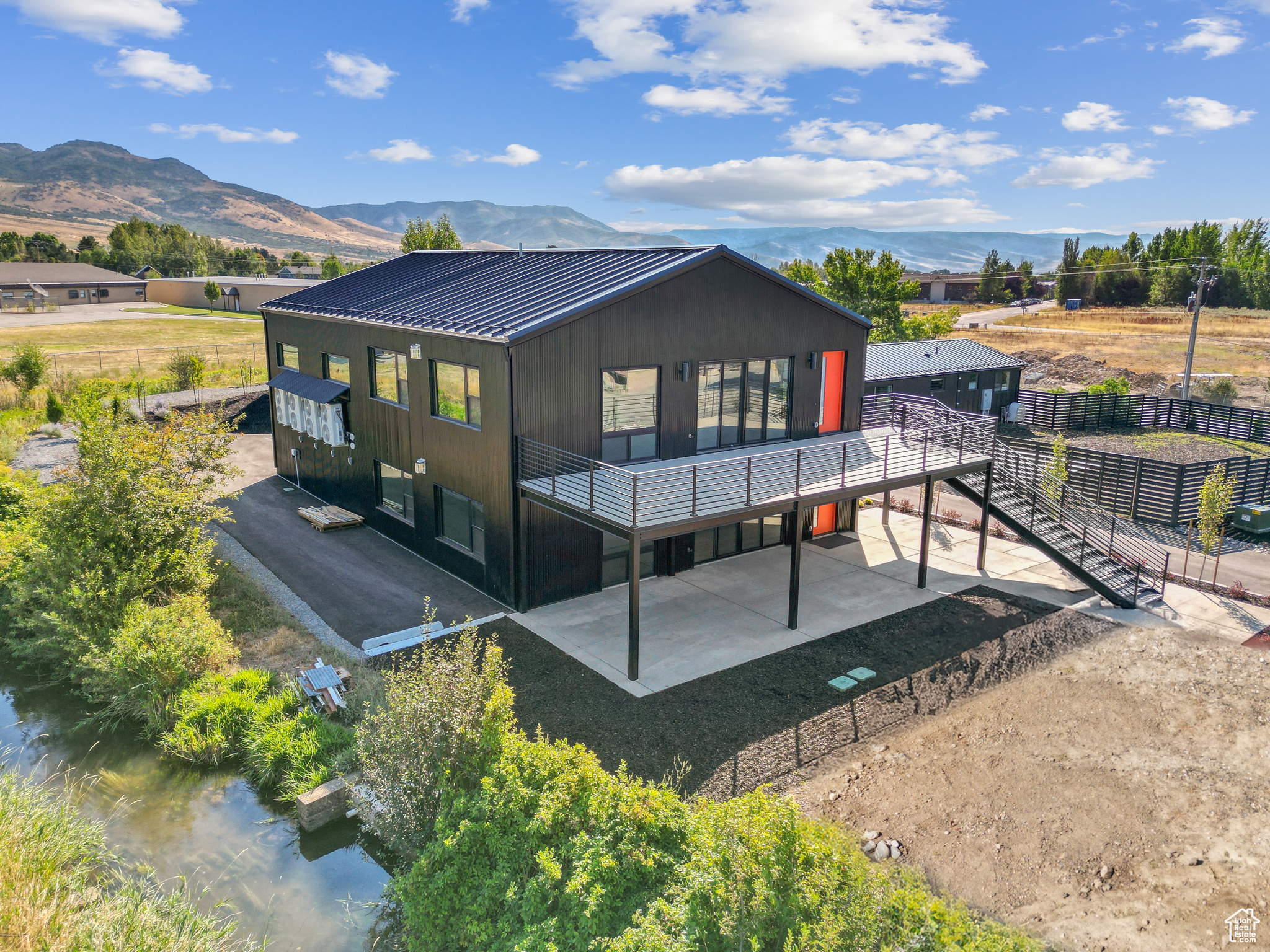 main property photo 29