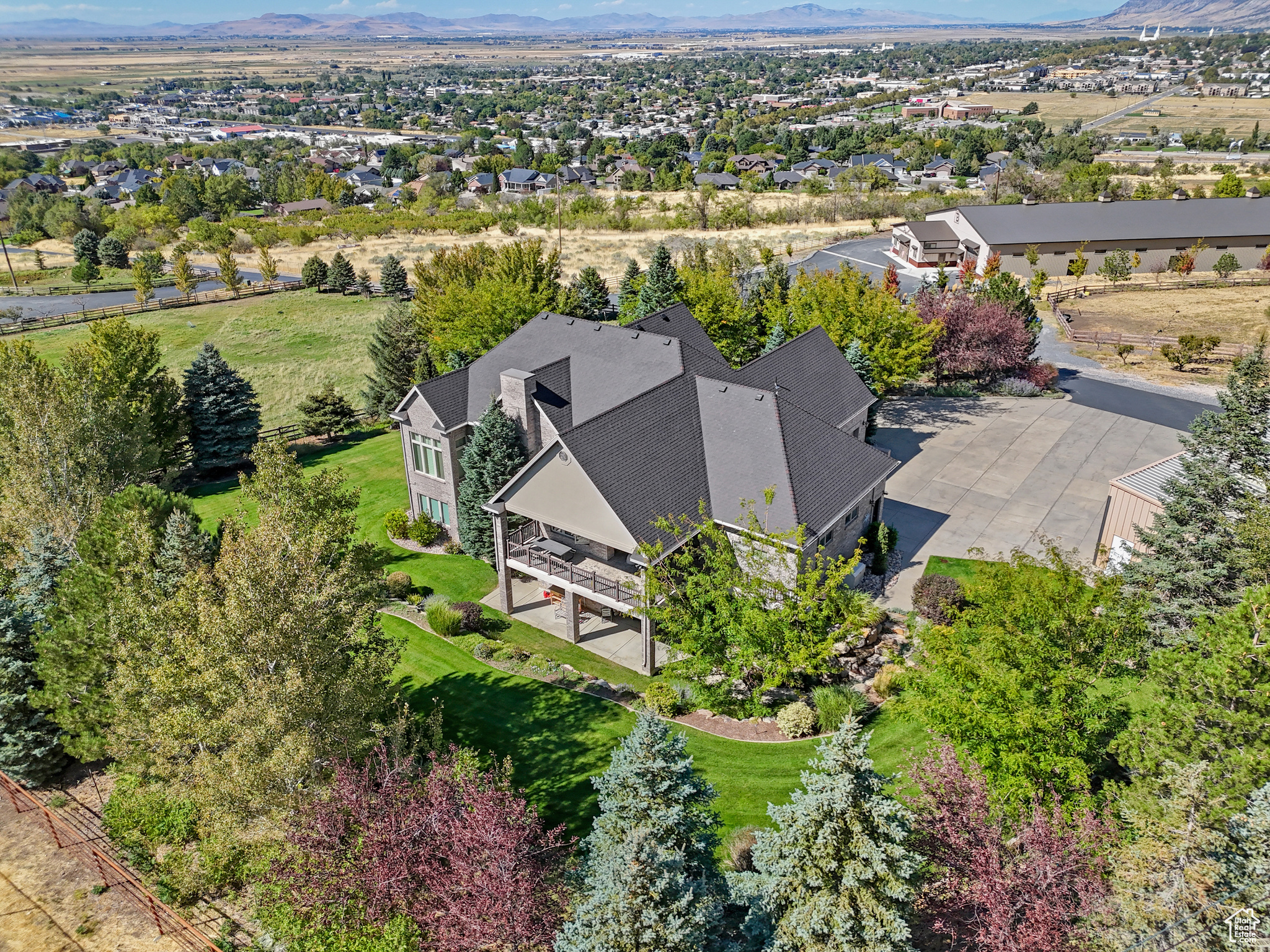 main property photo 2