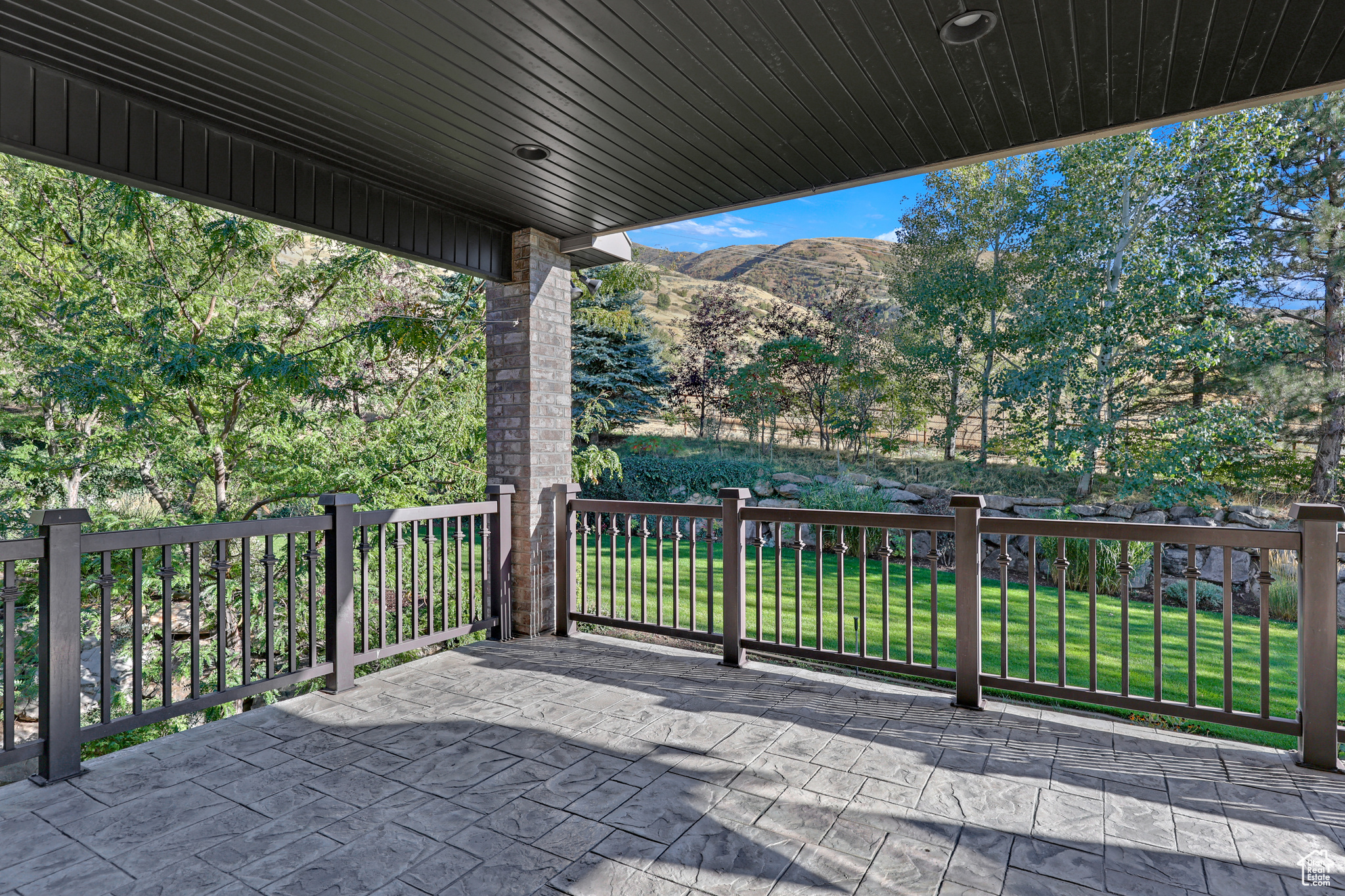 main property photo 24