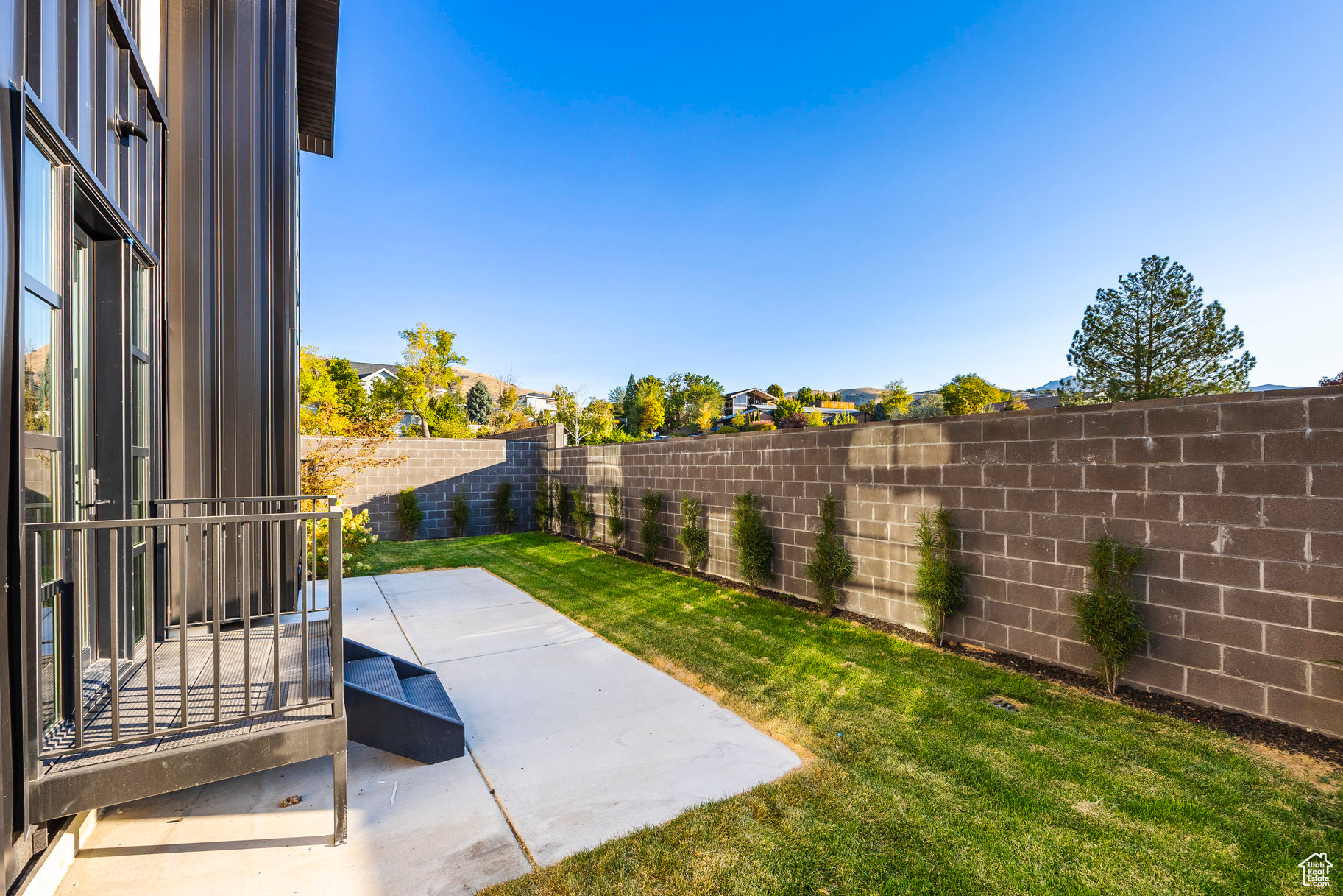 main property photo 35