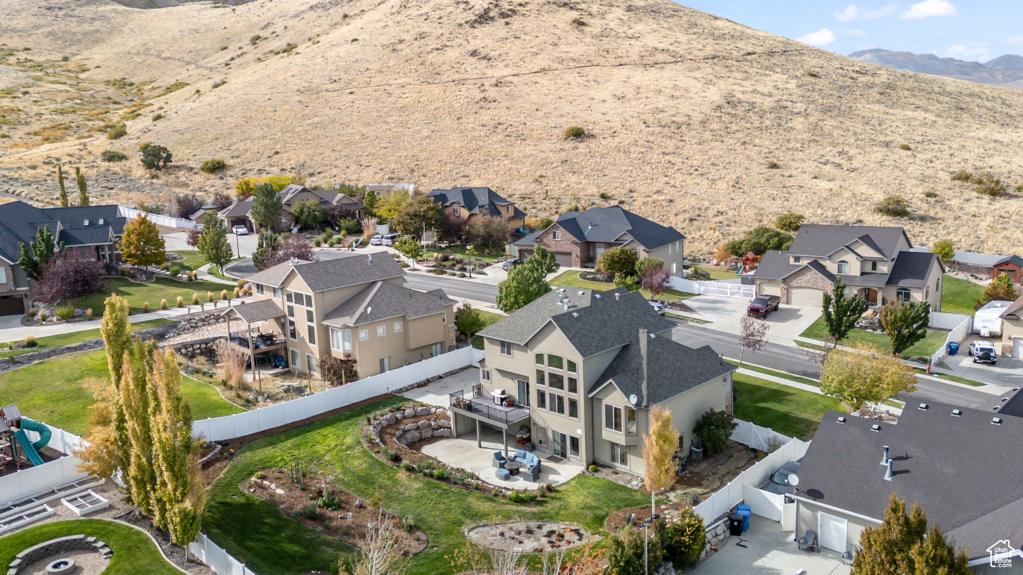main property photo 40