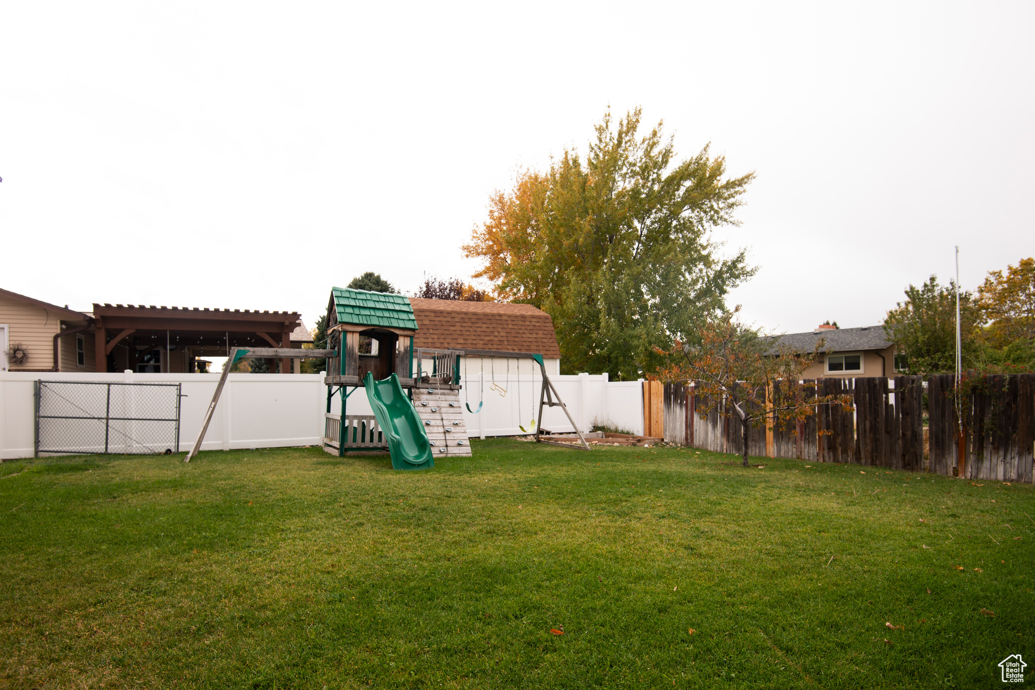 main property photo 6