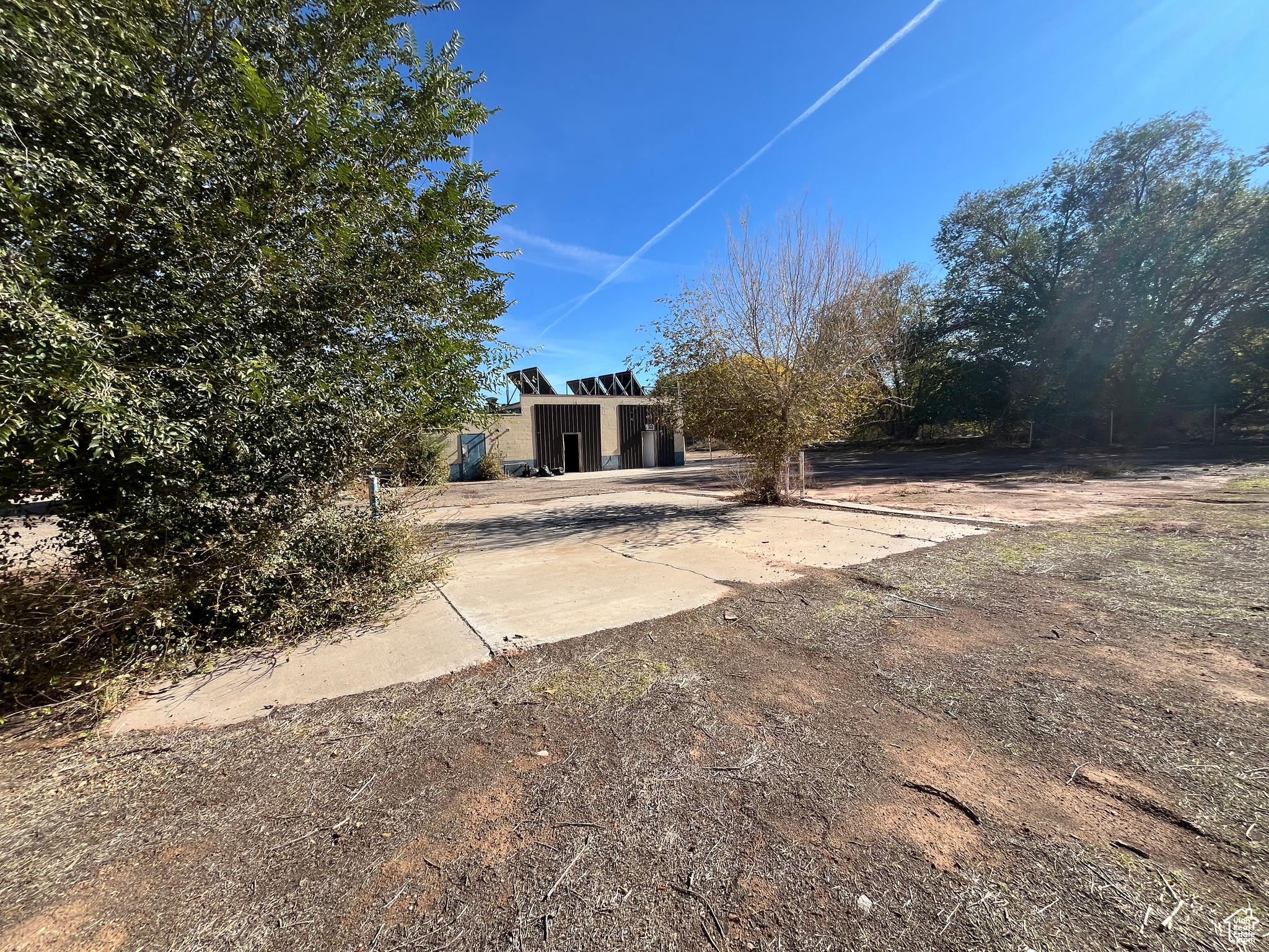 main property photo 24