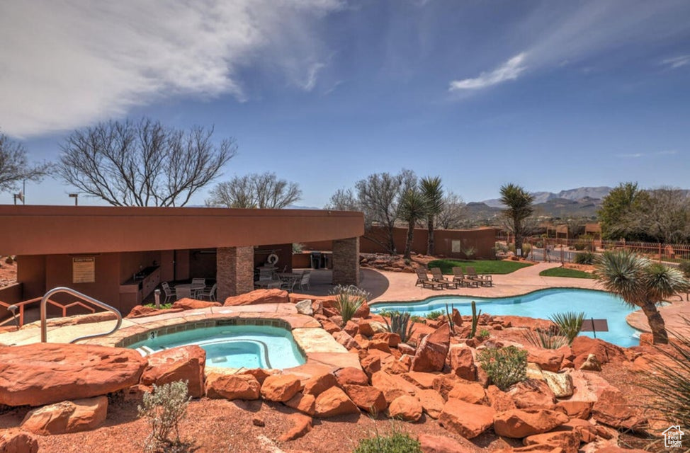 main property photo 23