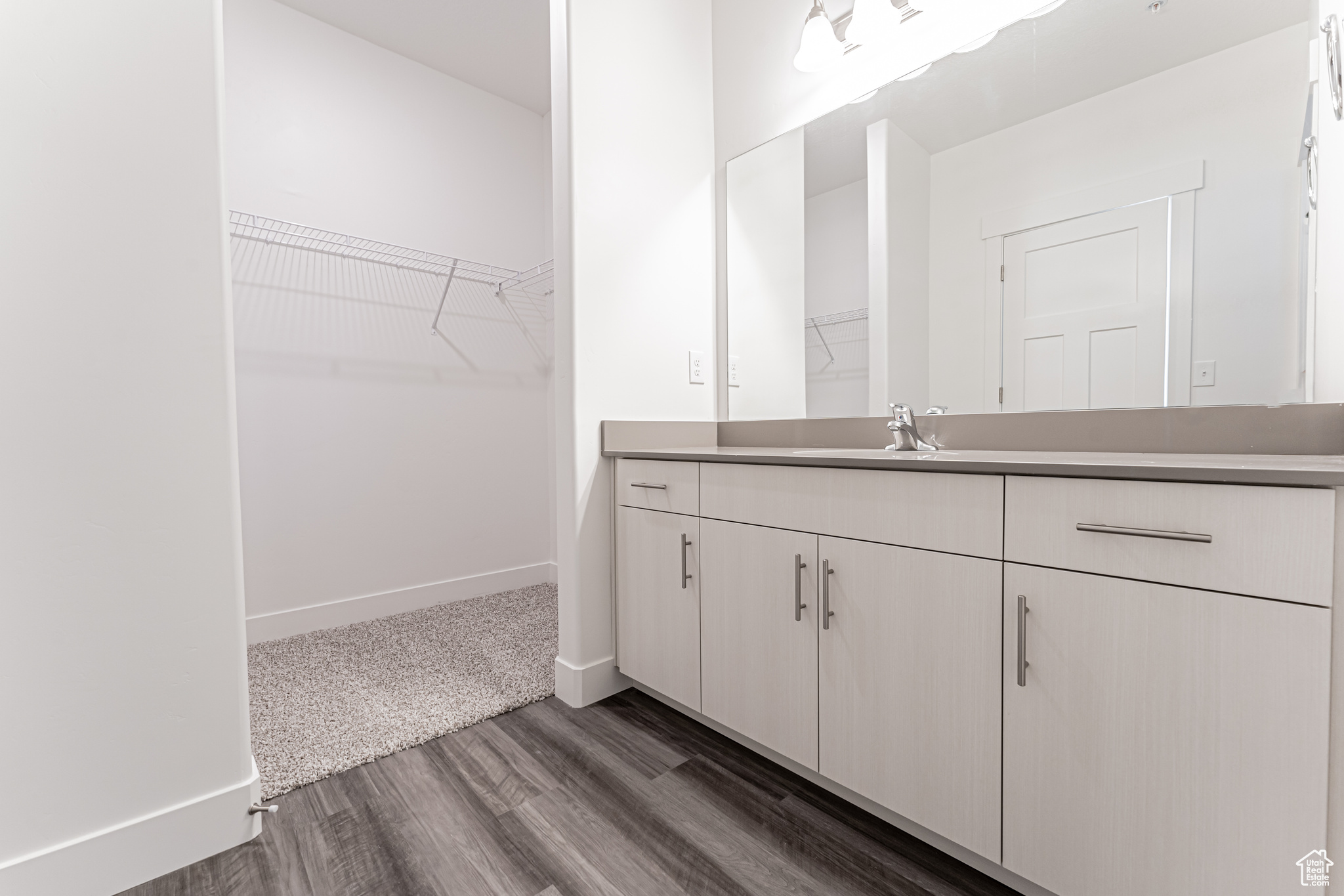 property viewer photo 13