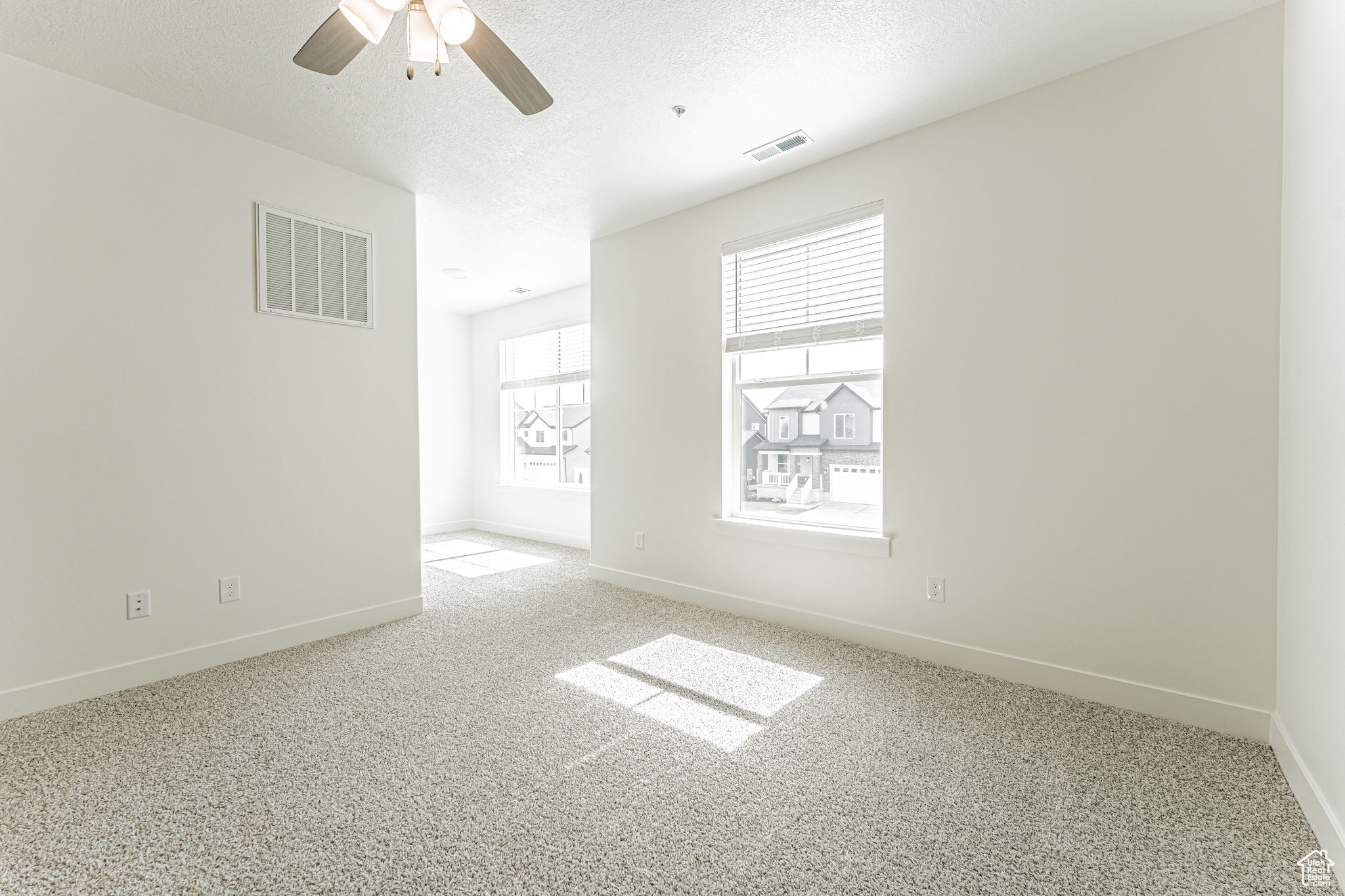 property viewer photo 2